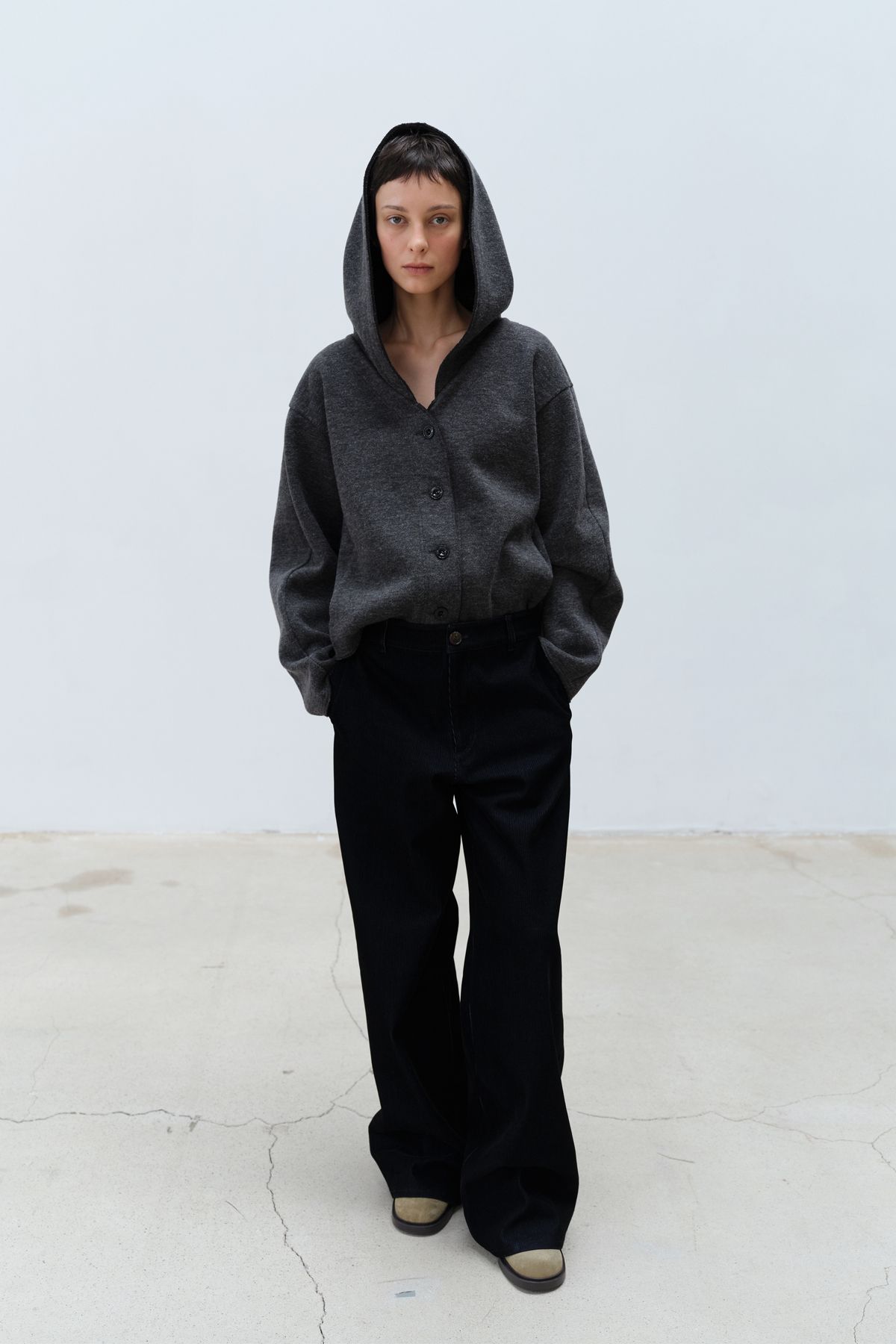 콥키노(KOBKINO) COZY HOODED KNIT CARDIGAN (CHARCOAL)