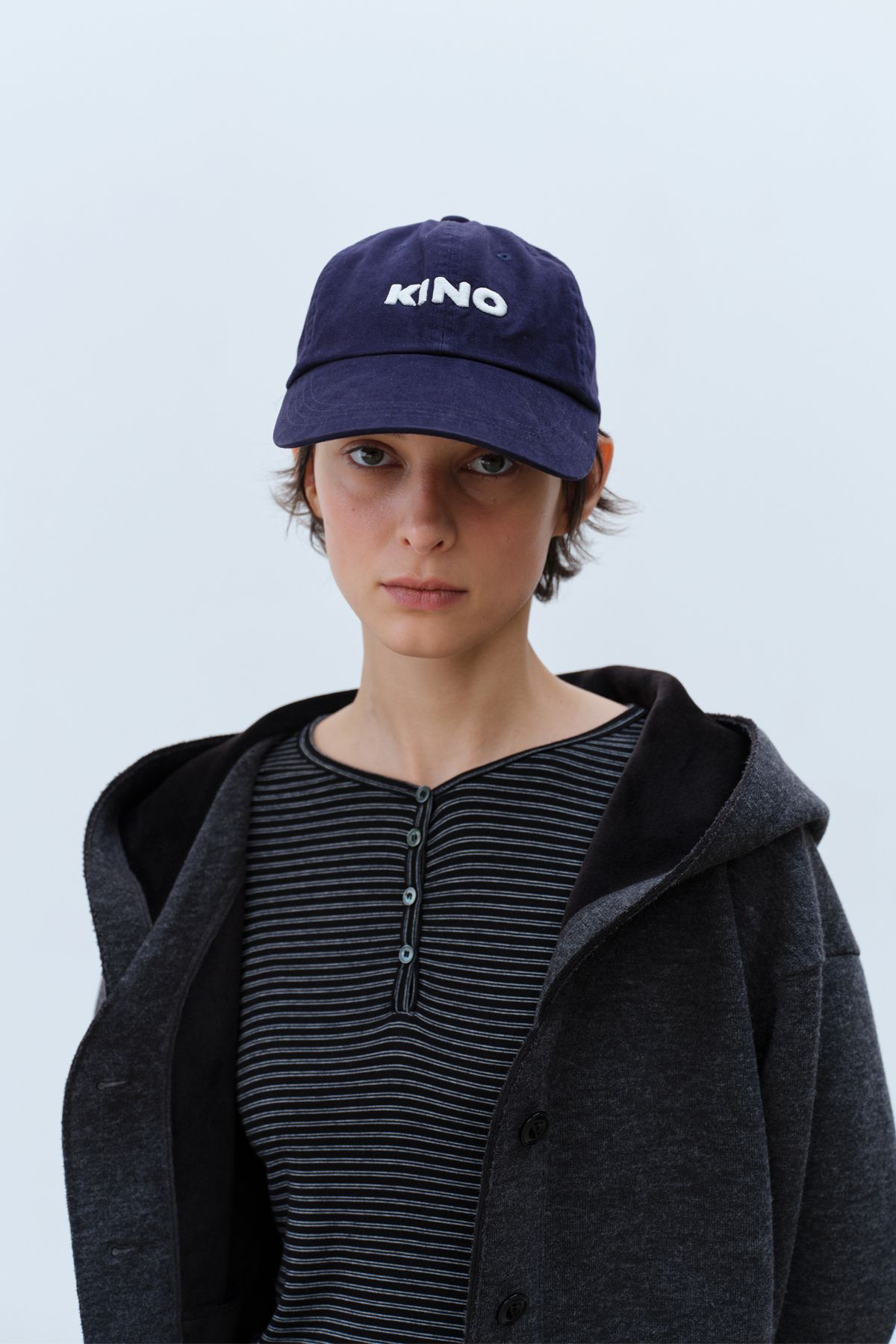 콥키노(KOBKINO) KINO LOGO COTTON CAP (NAVY)