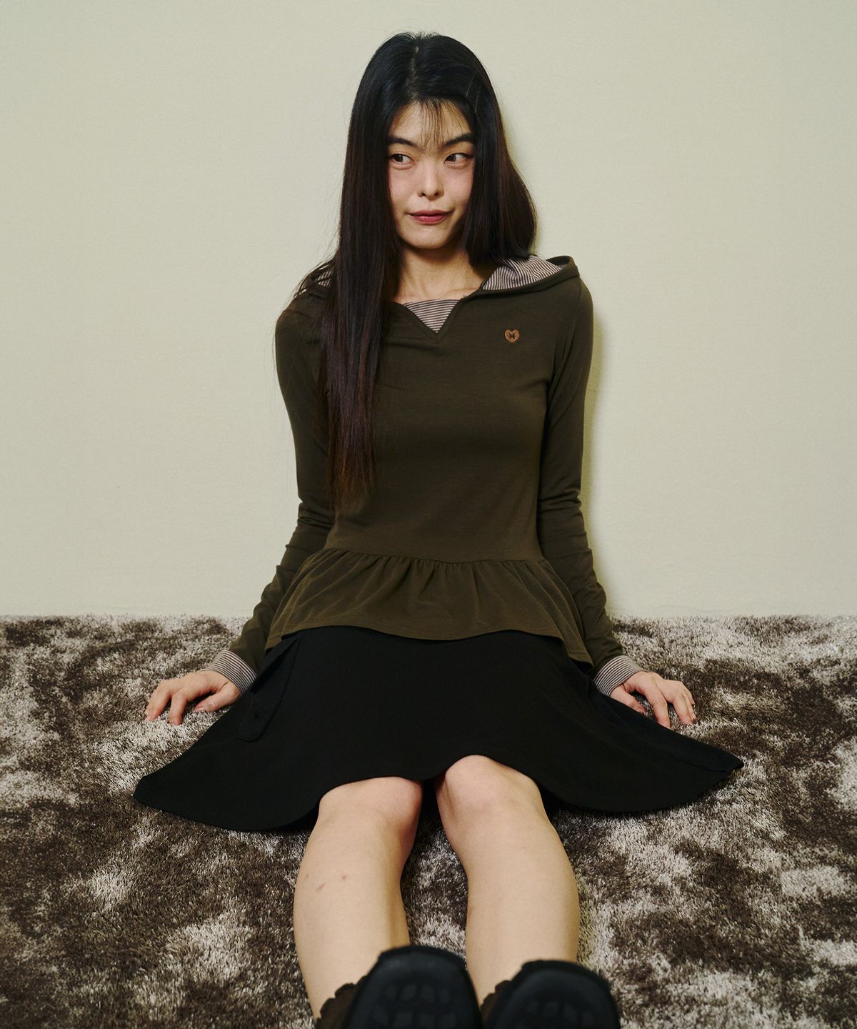 미헤브(MIHEV) 프릴 레이어드 후드 카키