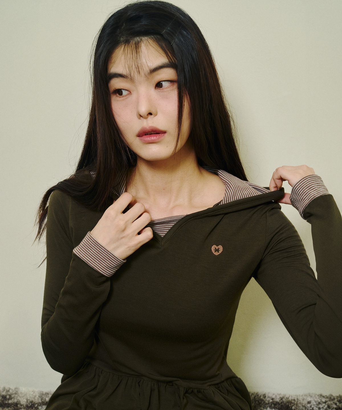 미헤브(MIHEV) 프릴 레이어드 후드 카키