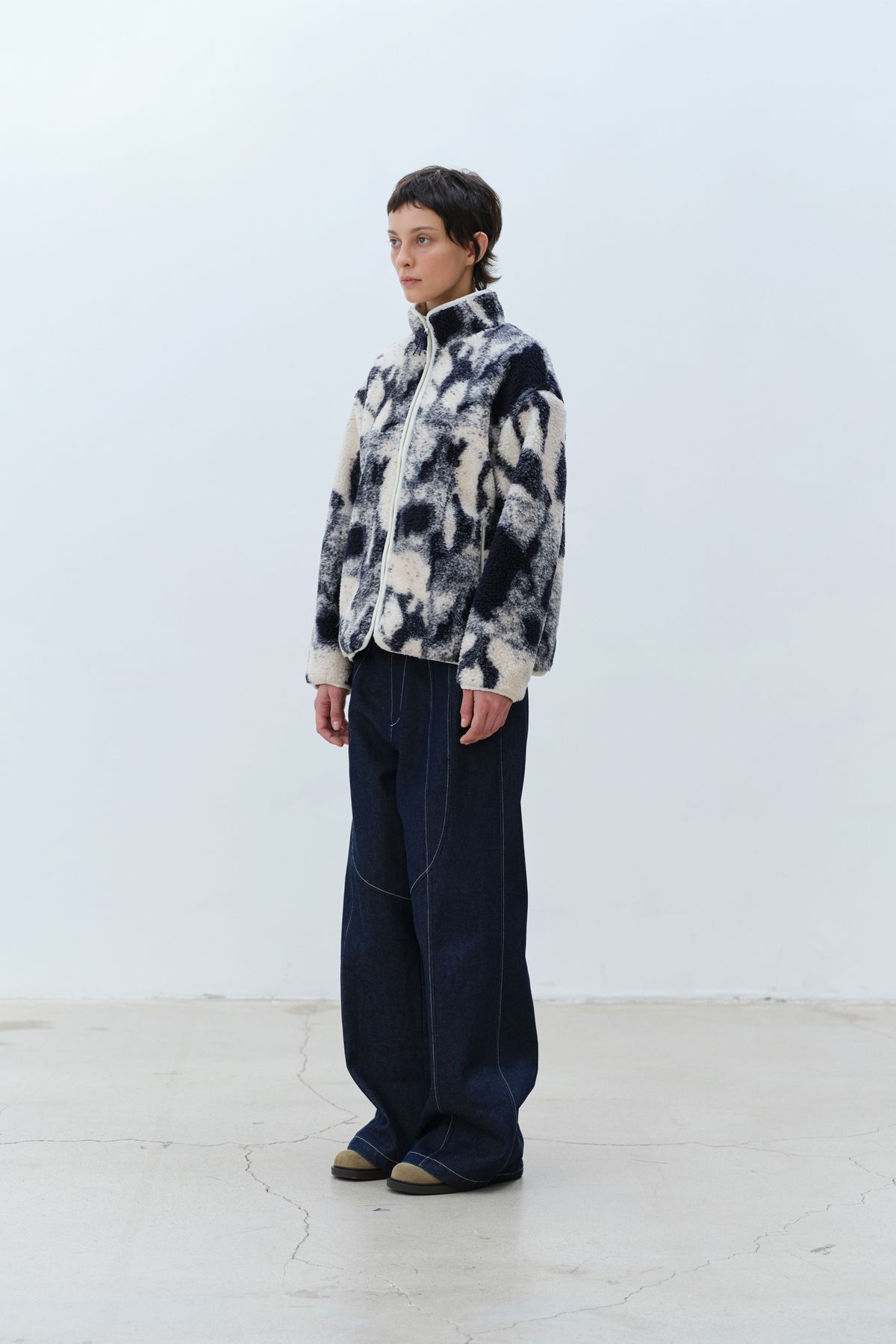 콥키노(KOBKINO) ABSTRACT FLEECE JACKET (CREAM/NAVY)