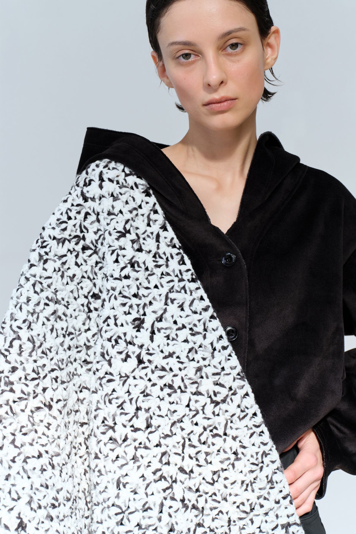 콥키노(KOBKINO) HANDMADE CROCHET FRINGE SHAWL (MELANGE)