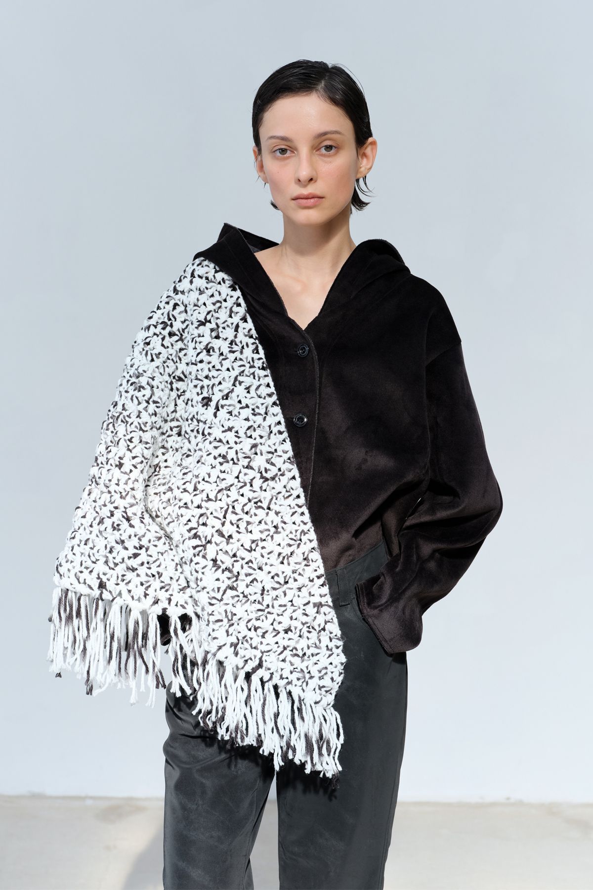 콥키노(KOBKINO) HANDMADE CROCHET FRINGE SHAWL (MELANGE)
