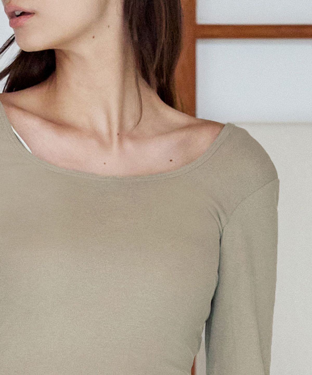 데비웨어(DEVIWEAR) 메이 스퀘어넥 롱슬리브 DEVI-T0139-샌드