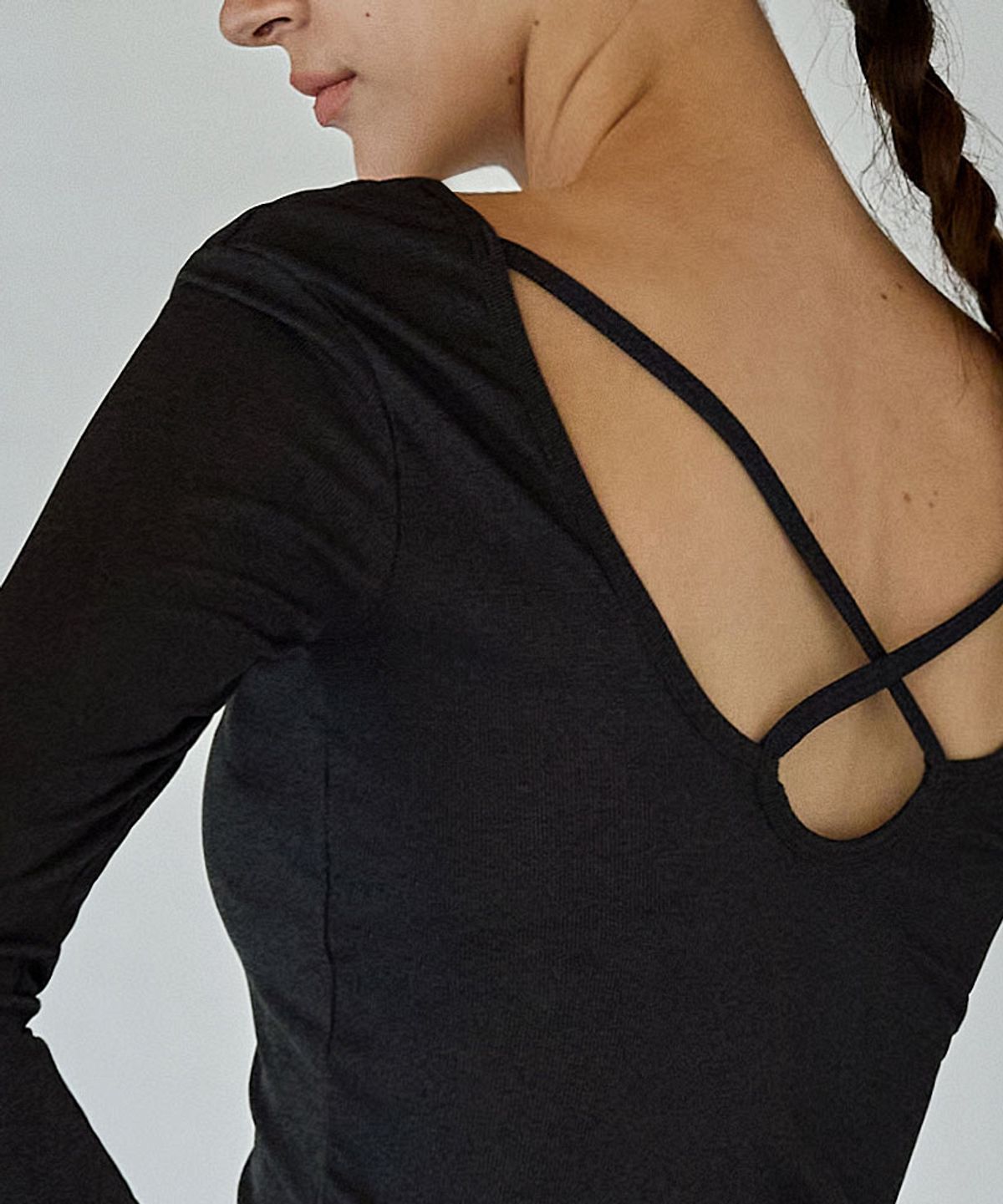 데비웨어(DEVIWEAR) 메이 스퀘어넥 롱슬리브 DEVI-T0139-차콜