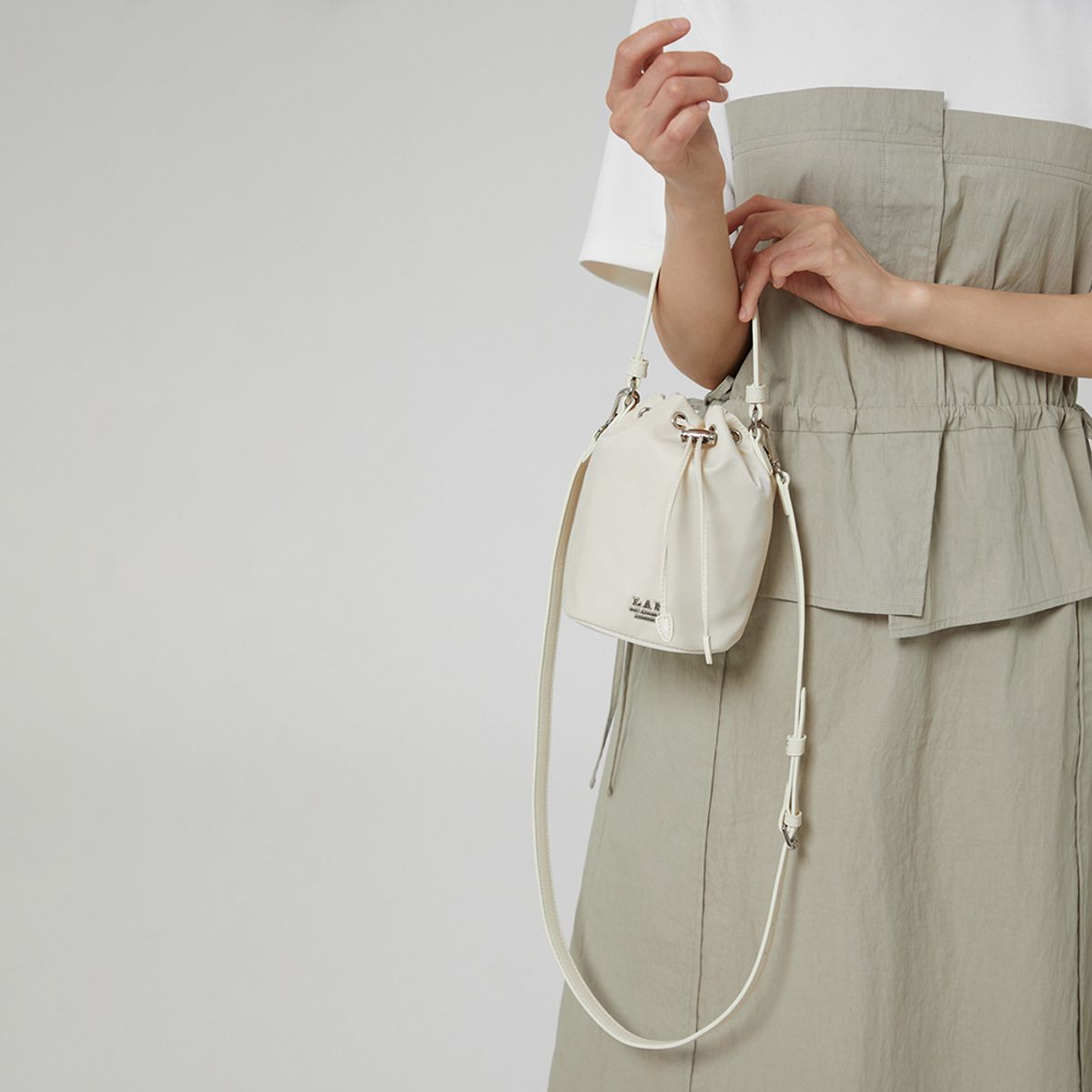 랩(LAP) MINIMAL BUCKET BAG AR7AB841