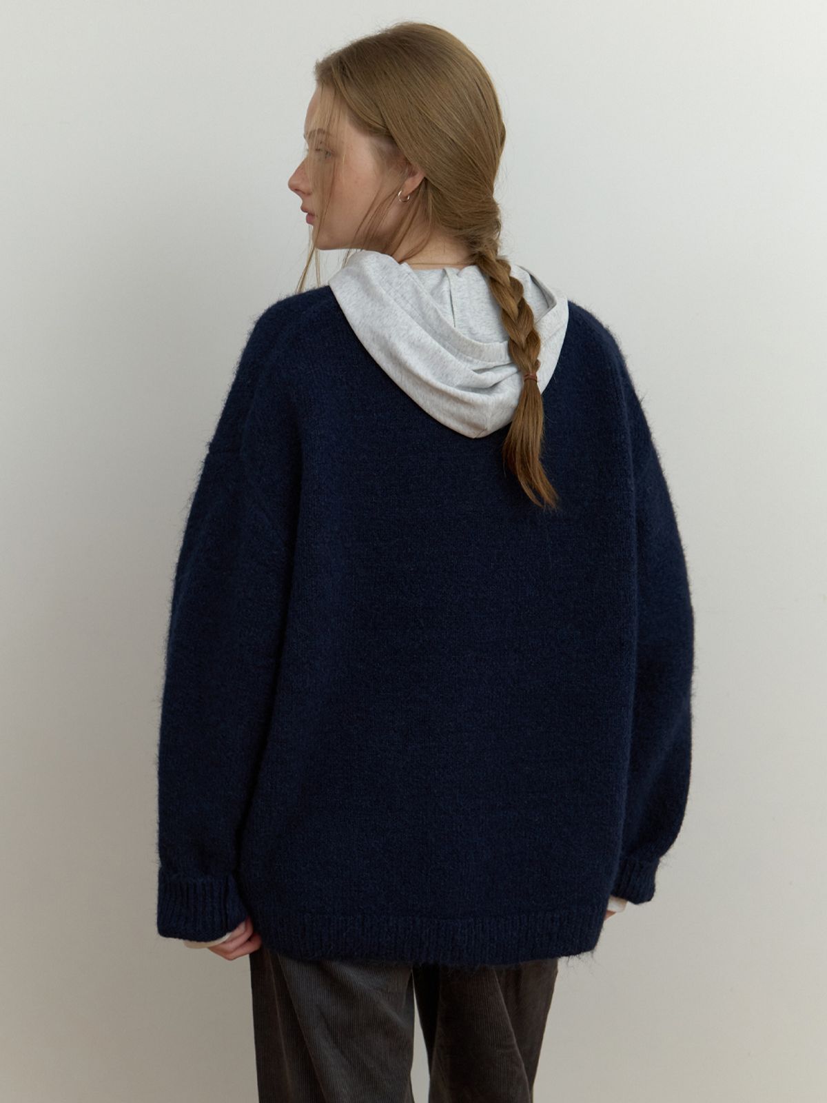 더미튼(THEMITTEN) Vert overfit knit (navy)