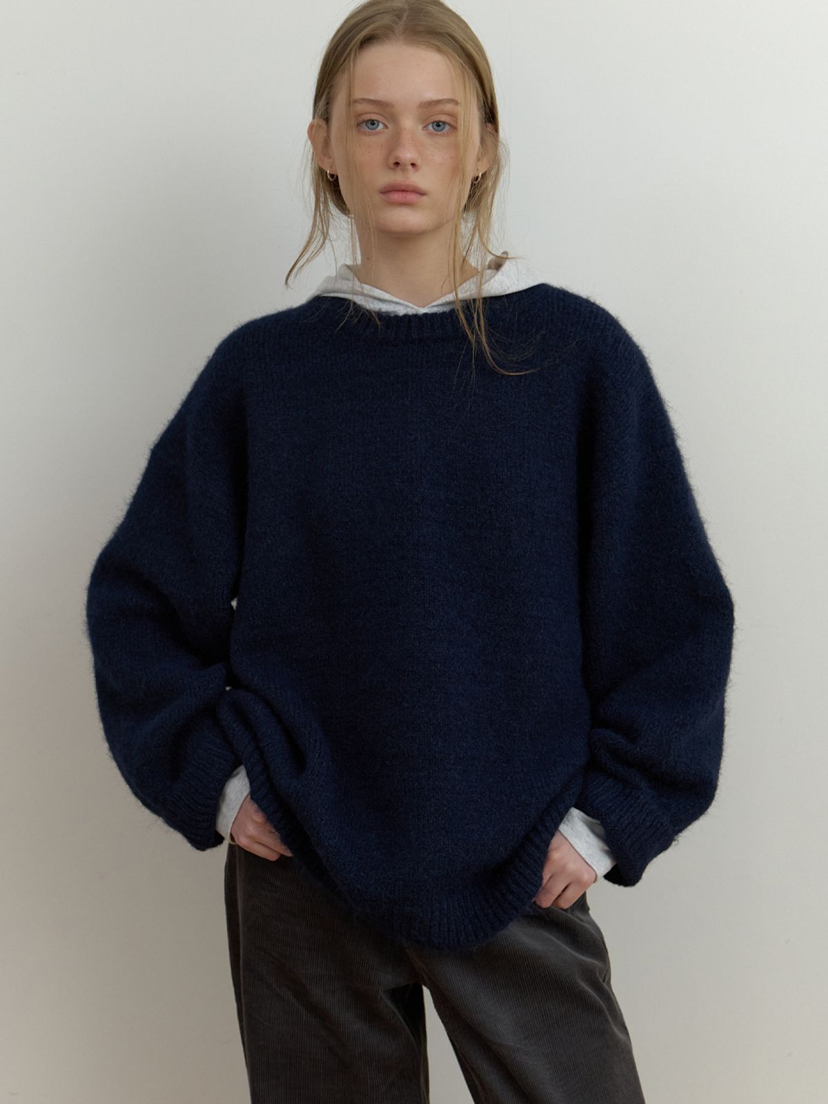 더미튼(THEMITTEN) Vert overfit knit (navy)