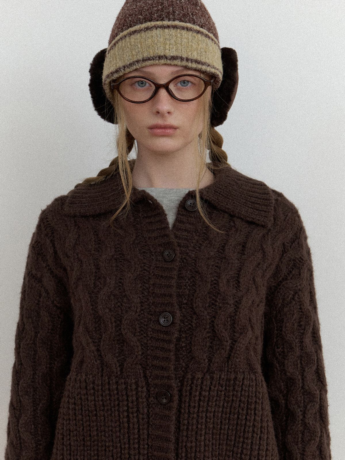 더미튼(THEMITTEN) Grob cable cardigan (brown)