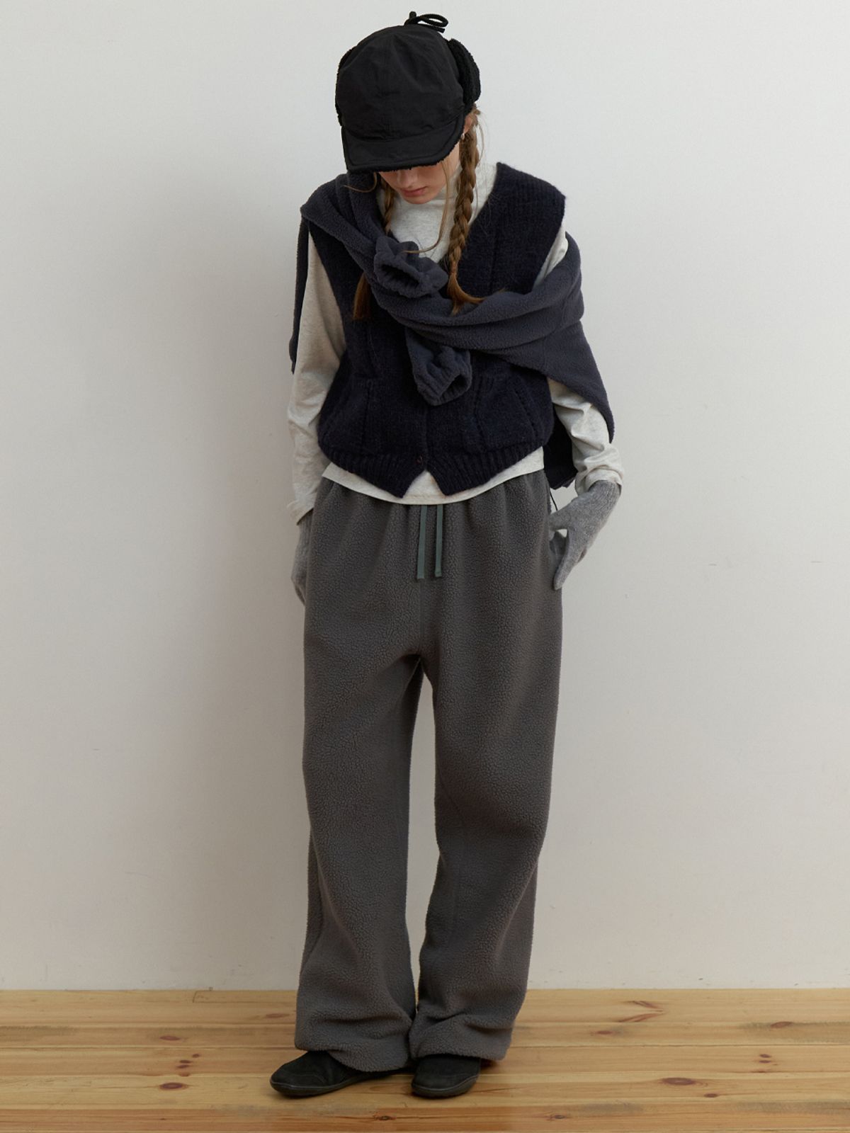 더미튼(THEMITTEN) Sog fleece sweat pants (charcoal)