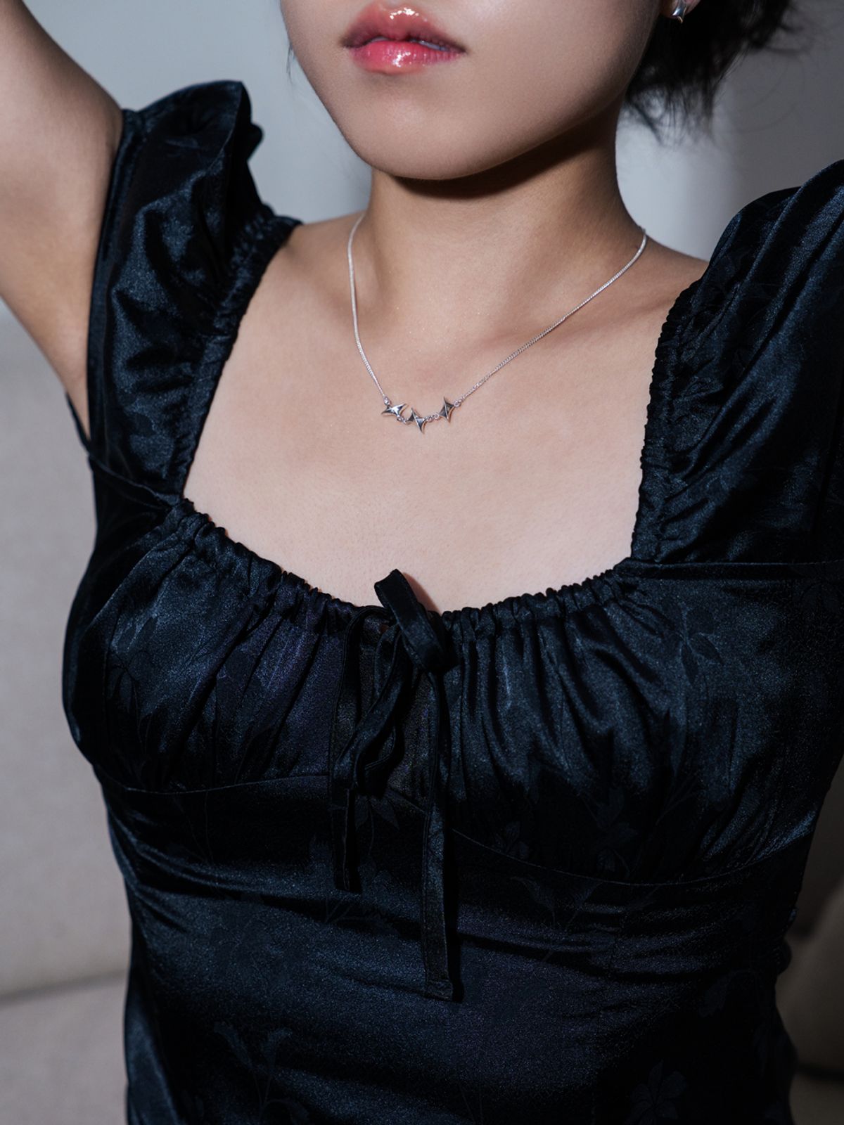 오버그레이(OVERGREY) Headlight Necklace 3