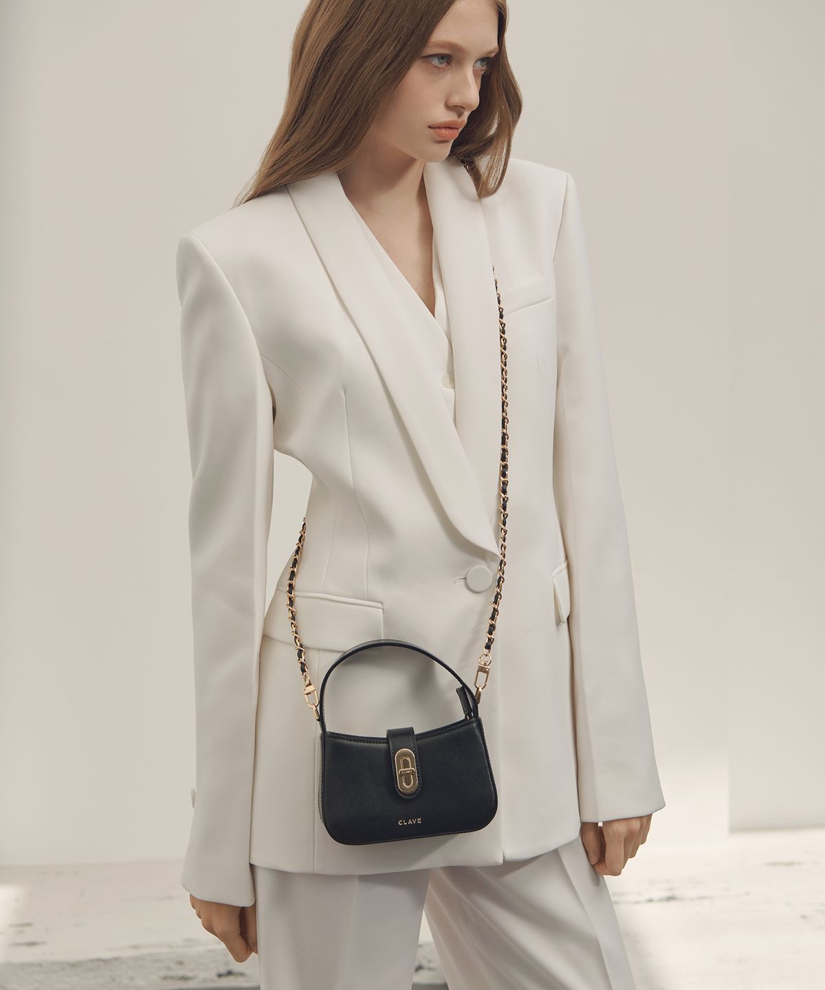 끌라베(CLAVE) 에스더 미니 블랙 크로스백 (ESTHER  MINI Black Cross Bag)
