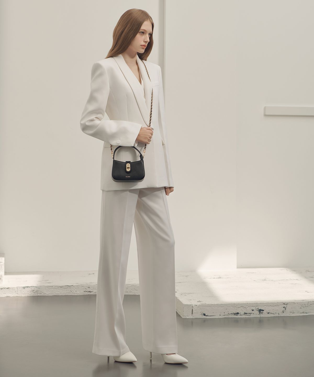 끌라베(CLAVE) 에스더 미니 블랙 크로스백 (ESTHER  MINI Black Cross Bag)