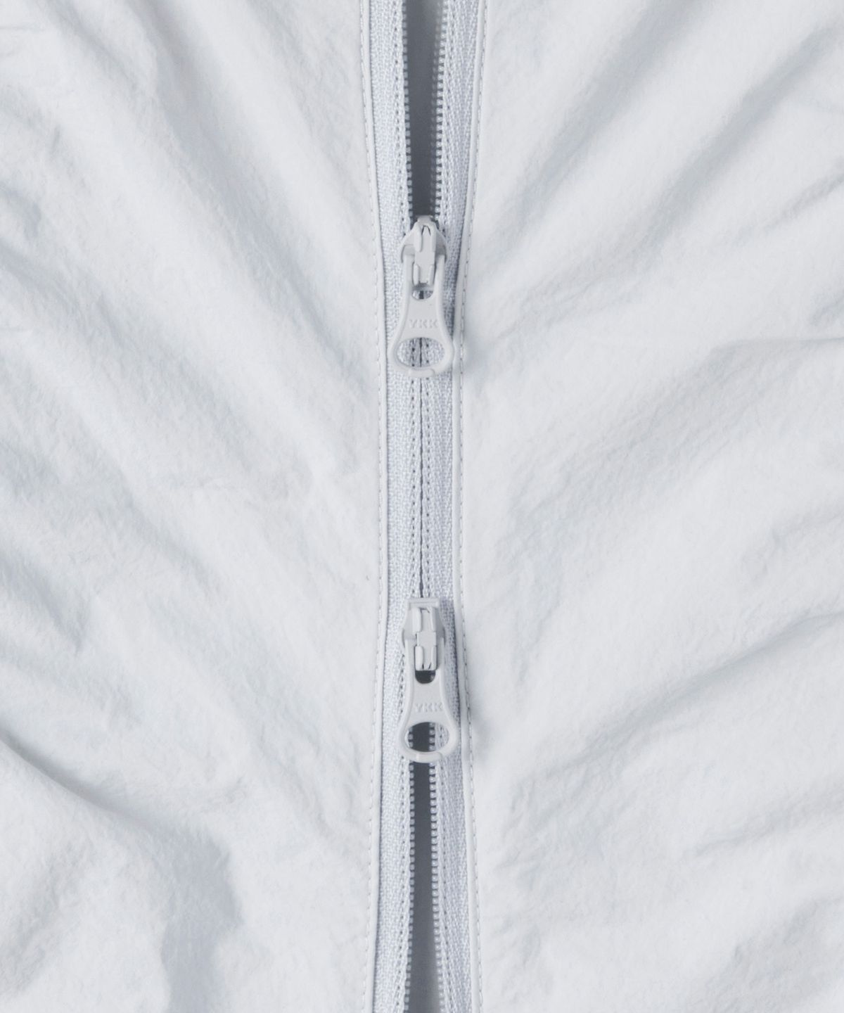 무신사 스탠다드 우먼(MUSINSA STANDARD WOMAN) 우먼즈 셔링 하이 넥 윈드브레이커 재킷 [화이트]