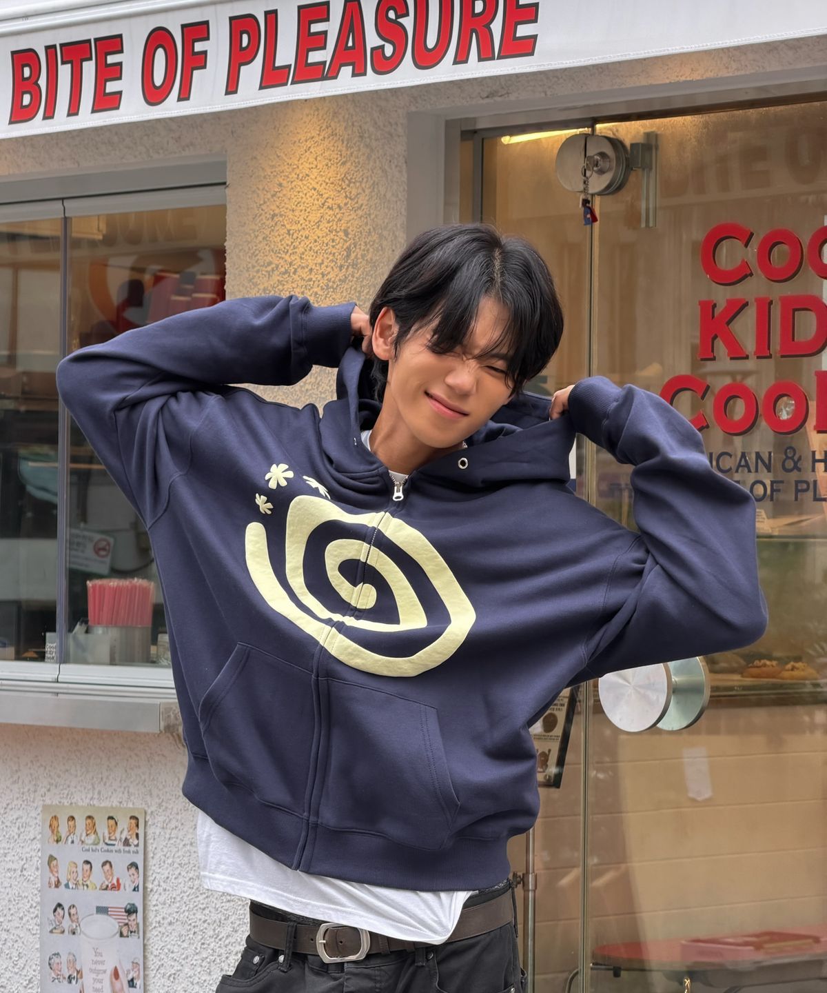 아모우(AMOU) Molly Hoodie Zip Up NAVY