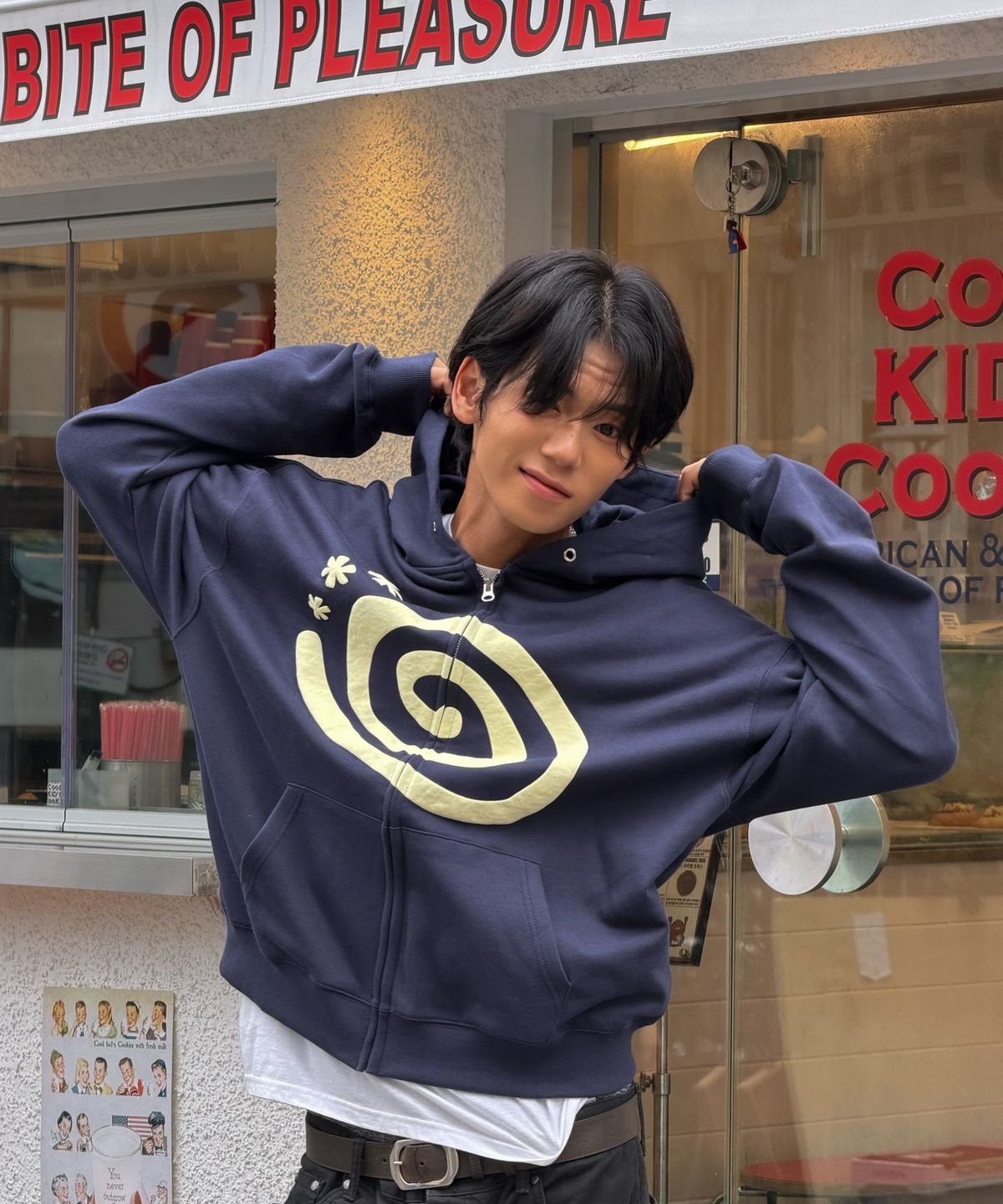아모우(AMOU) Molly Hoodie Zip Up NAVY