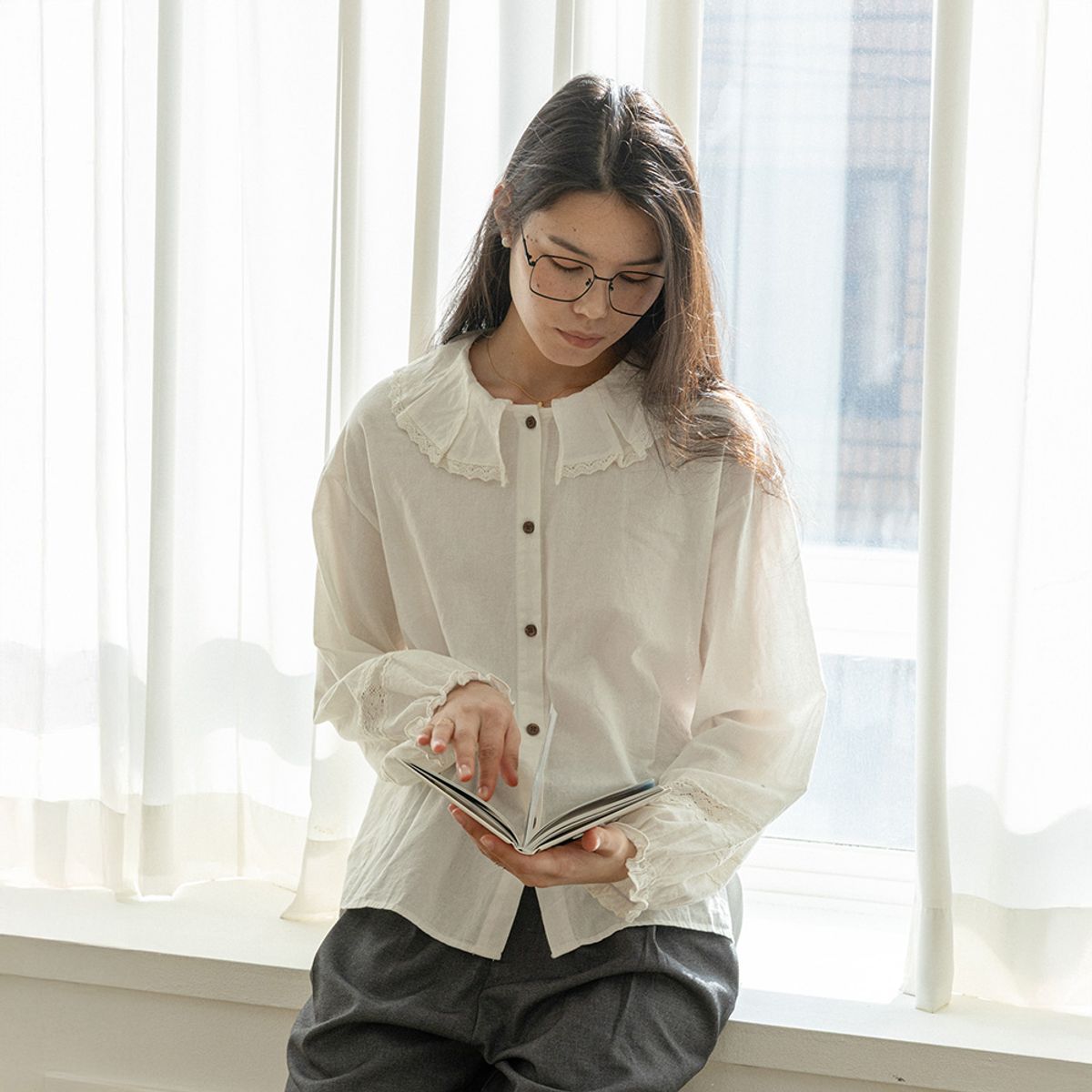 랭썬(LANGSON) LS_Ruffle collar shirt_IVORY