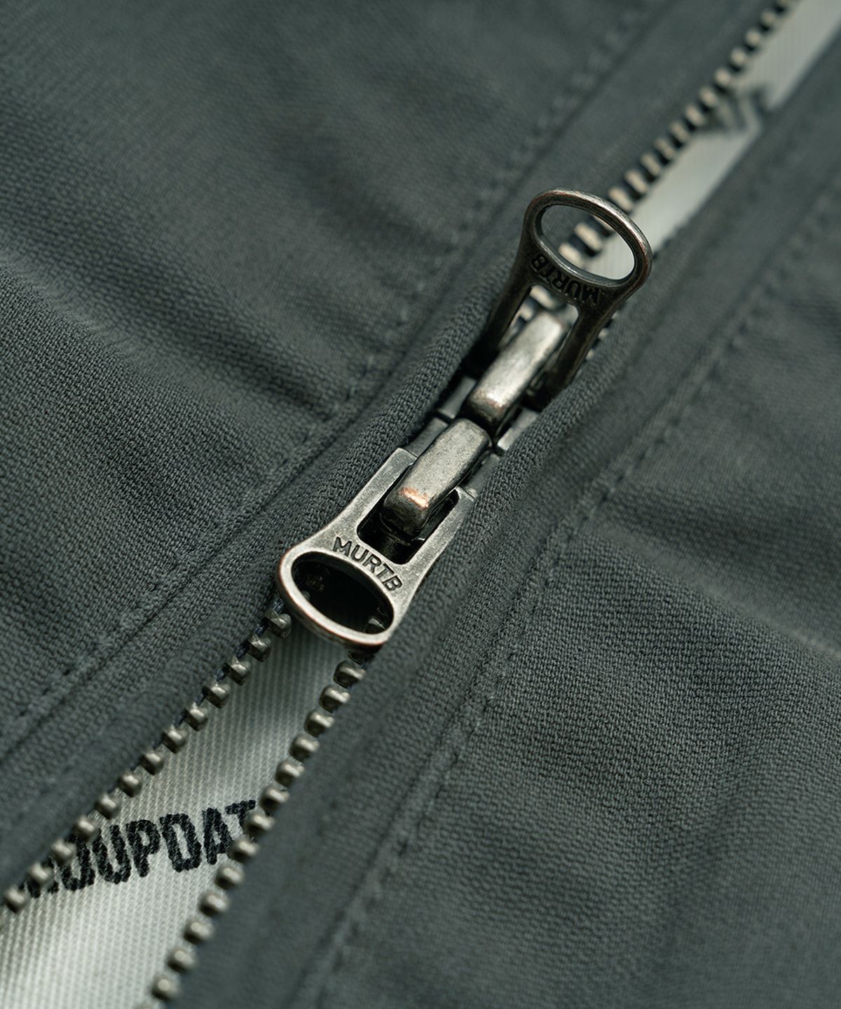 미드업데이트(MIDUPDATE) Classic Barracuta Jacket_2color