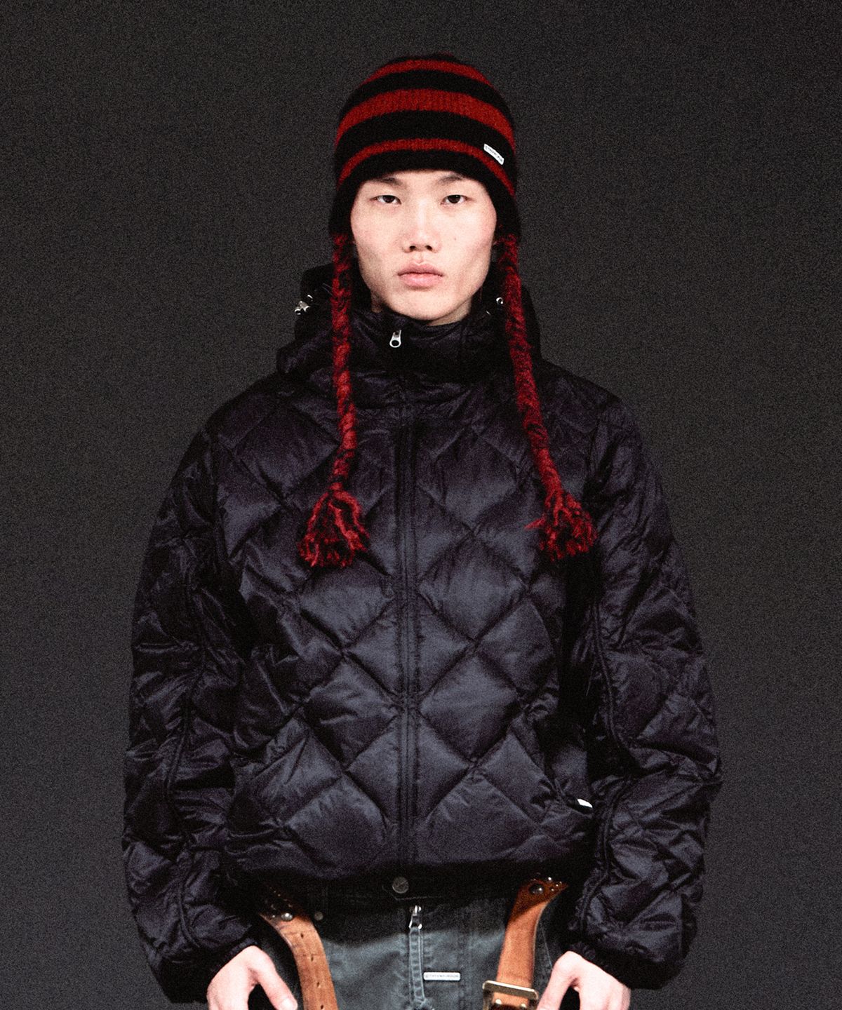 더바이닐하우스(THEVINYLHOUSE) EAR FLAP STRIPE BEANIE RED