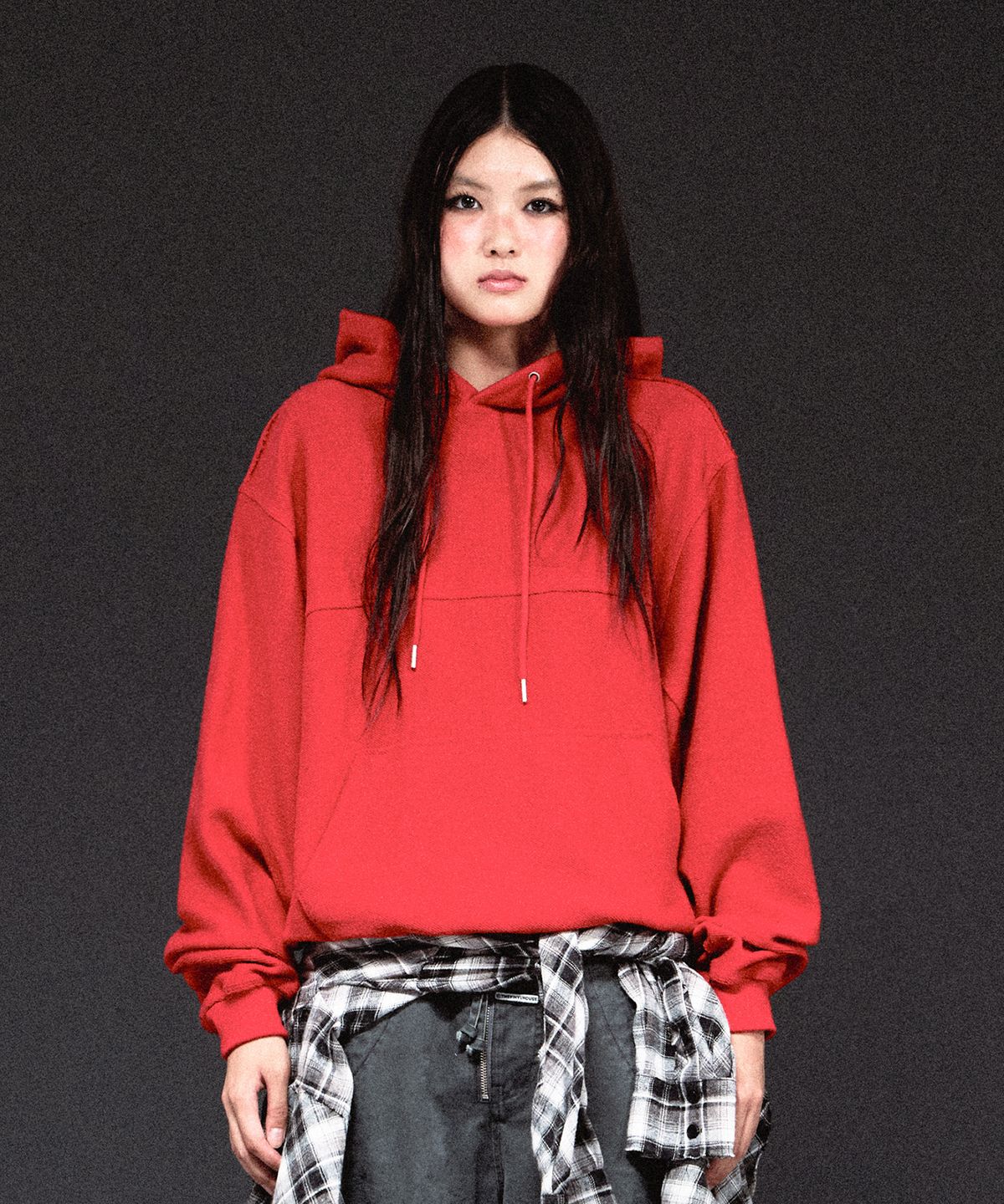 더바이닐하우스(THEVINYLHOUSE) REVERSED CUT-OFF HOODIE RED