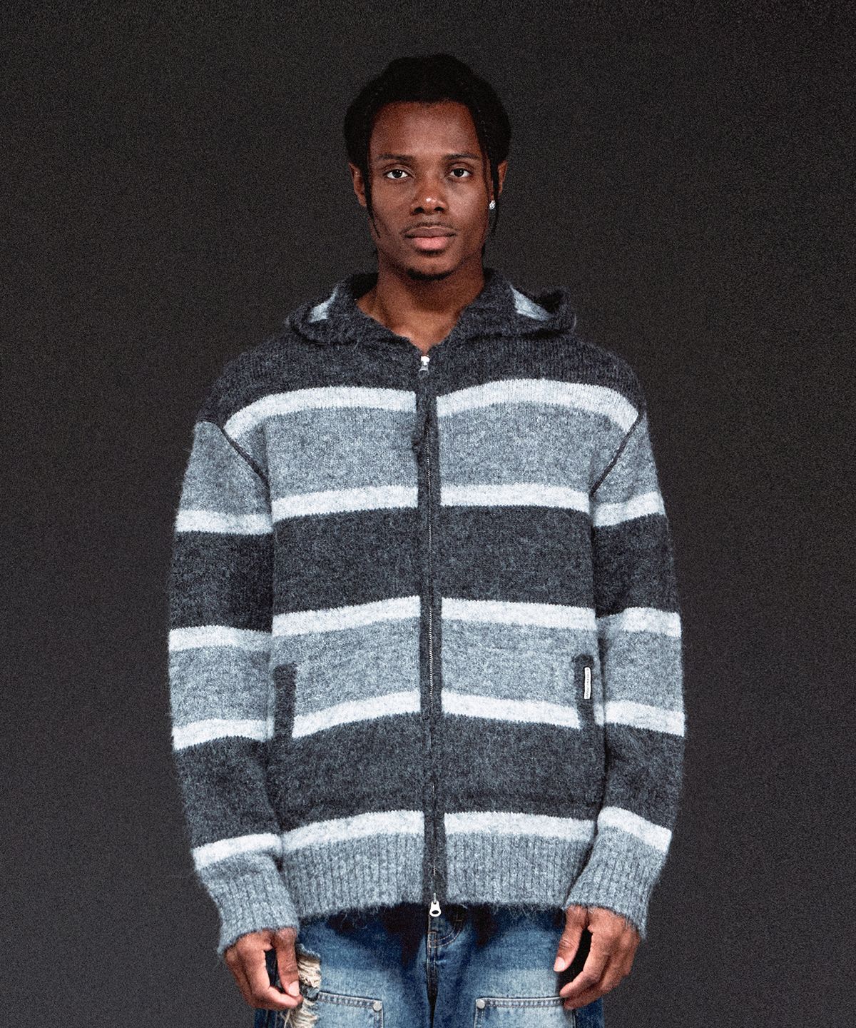 더바이닐하우스(THEVINYLHOUSE) STRIPE KNIT HOODIE ZIP-UP CHARCOAL