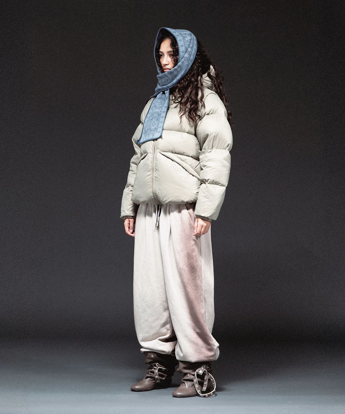 더바이닐하우스(THEVINYLHOUSE) REVERSIBLE PADDED JACKET SAND