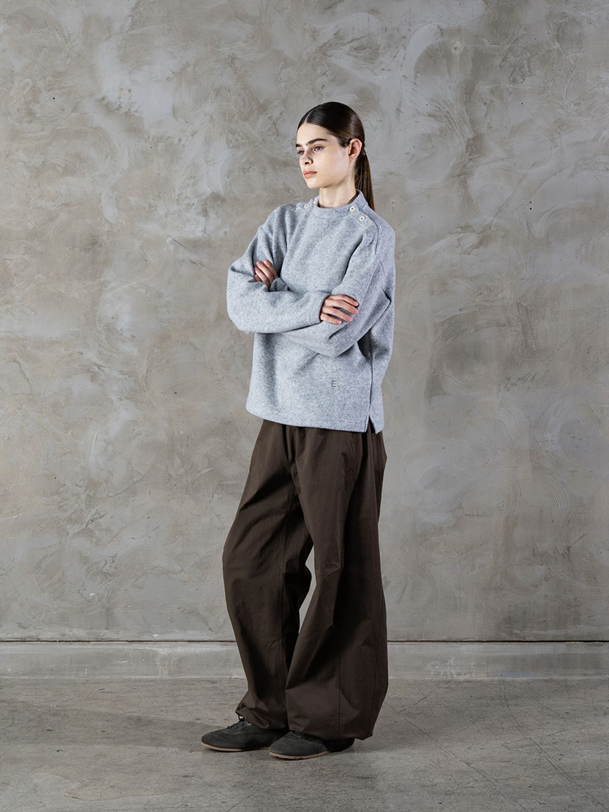 에데닉(EDENIK) 버튼 포인트 울 티셔츠 (2color)