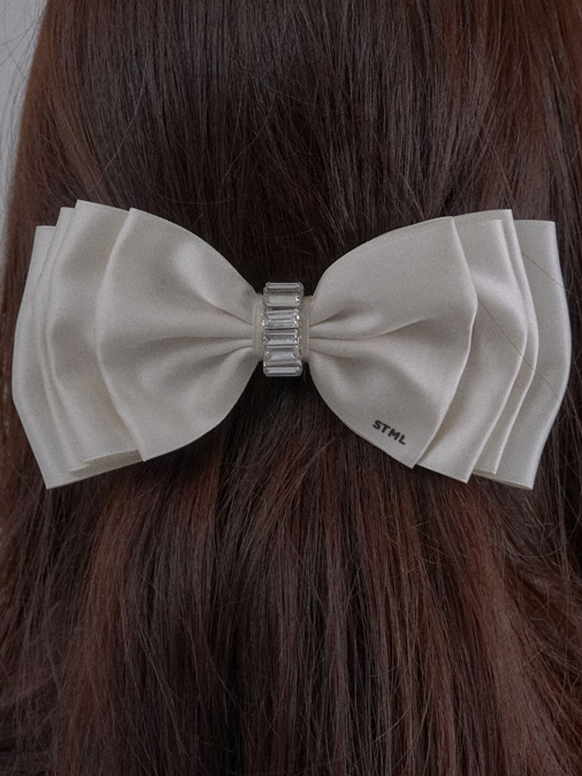 쏘리, 투 머치 러브(SORRY, TOO MUCH LOVE) Crystal Buckle Satin Ribbon Hairpin_Cream