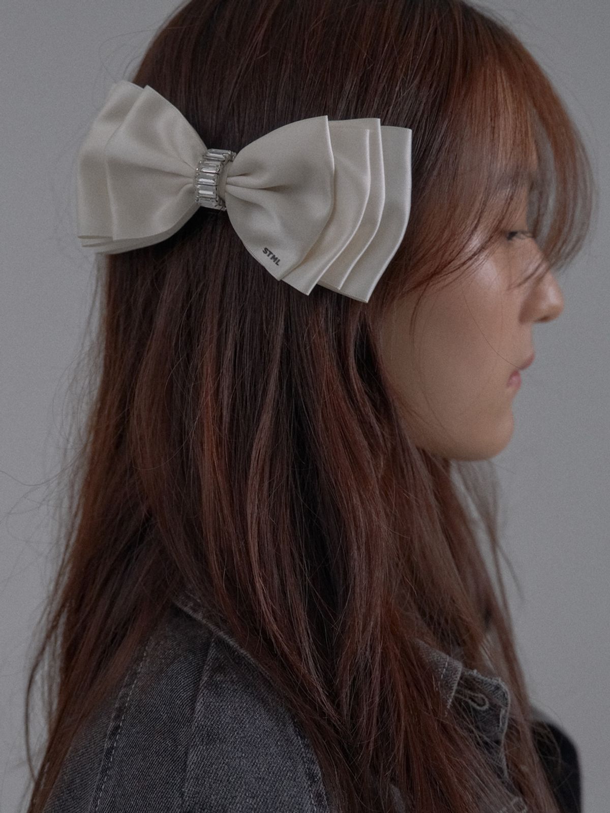 쏘리, 투 머치 러브(SORRY, TOO MUCH LOVE) Crystal Buckle Satin Ribbon Hairpin_Cream