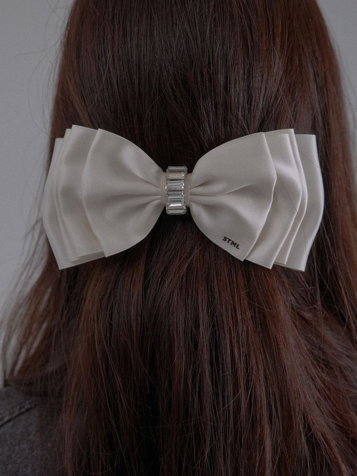 쏘리, 투 머치 러브(SORRY, TOO MUCH LOVE) Crystal Buckle Satin Ribbon Hairpin_Cream
