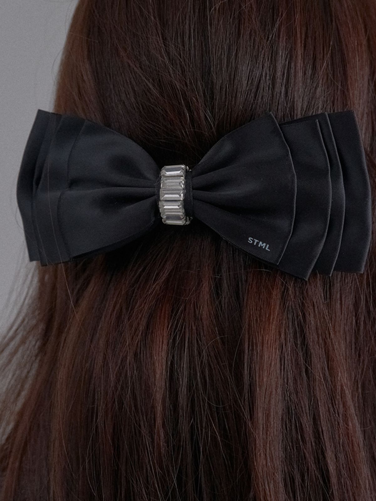 쏘리, 투 머치 러브(SORRY, TOO MUCH LOVE) Crystal Buckle Satin Ribbon Hairpin_Black