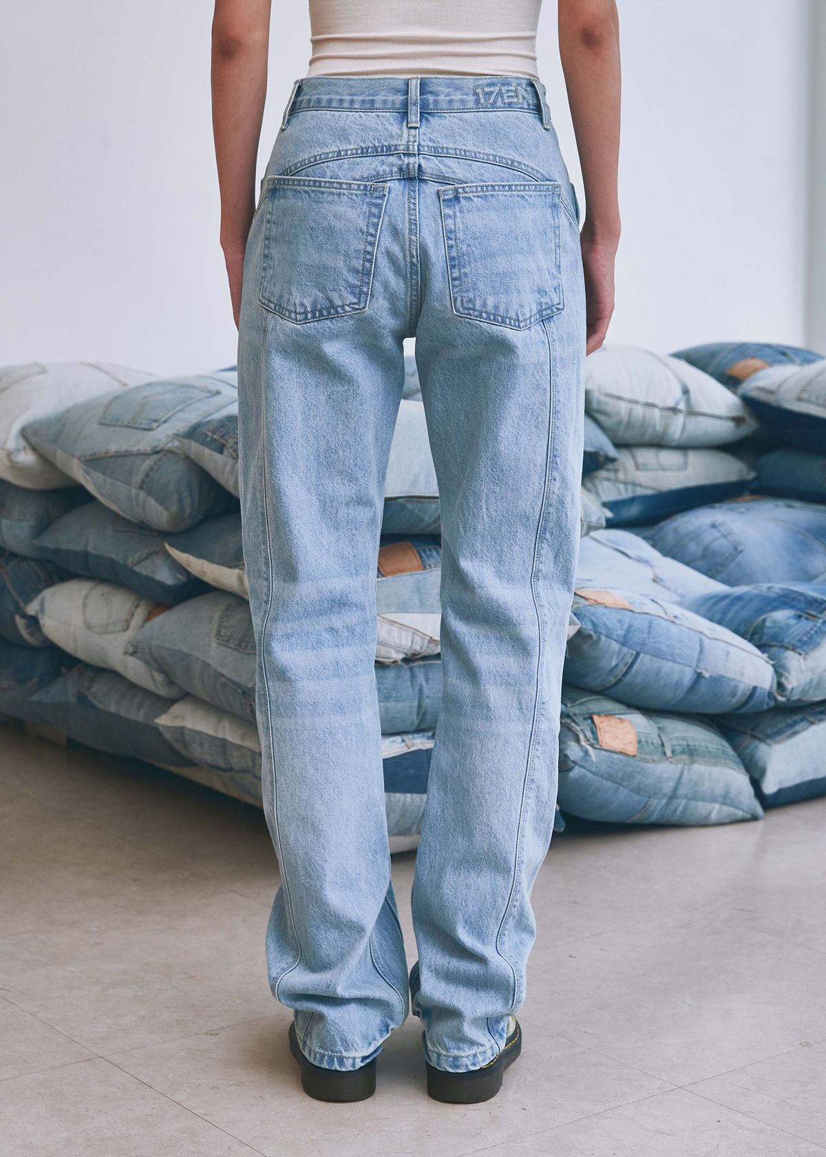 세븐틴엔드(17END) F 005 A ROUND JEANS