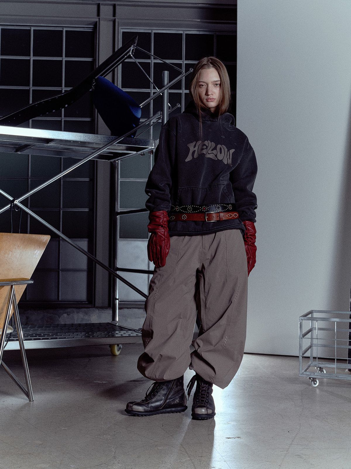 헬로우(HELLOW) PULSE HOODY 25 CHARCOAL