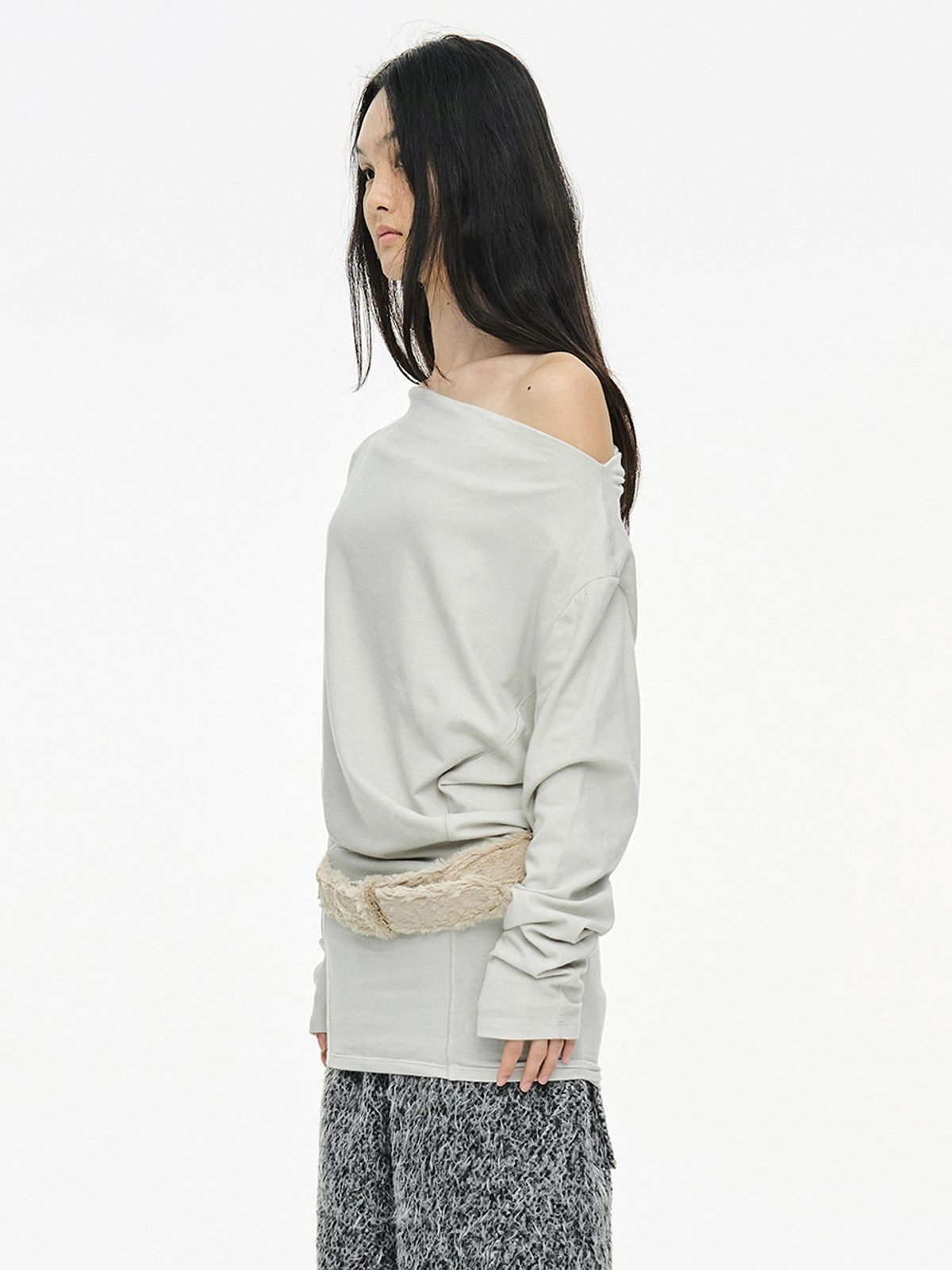 세릭(CERRIC) INCISION TAPERED TOP / IVORY