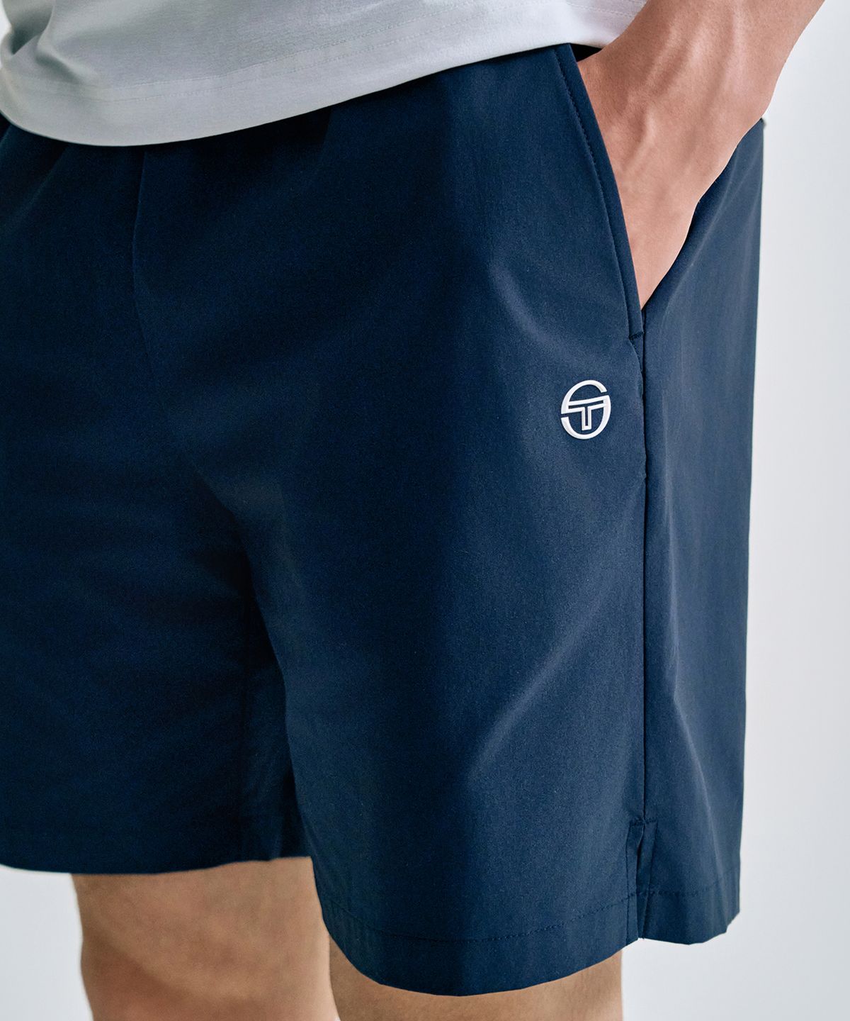 세르지오 타키니(SERGIO TACCHINI) M 에센셜 7인치 반바지 (Navy)
