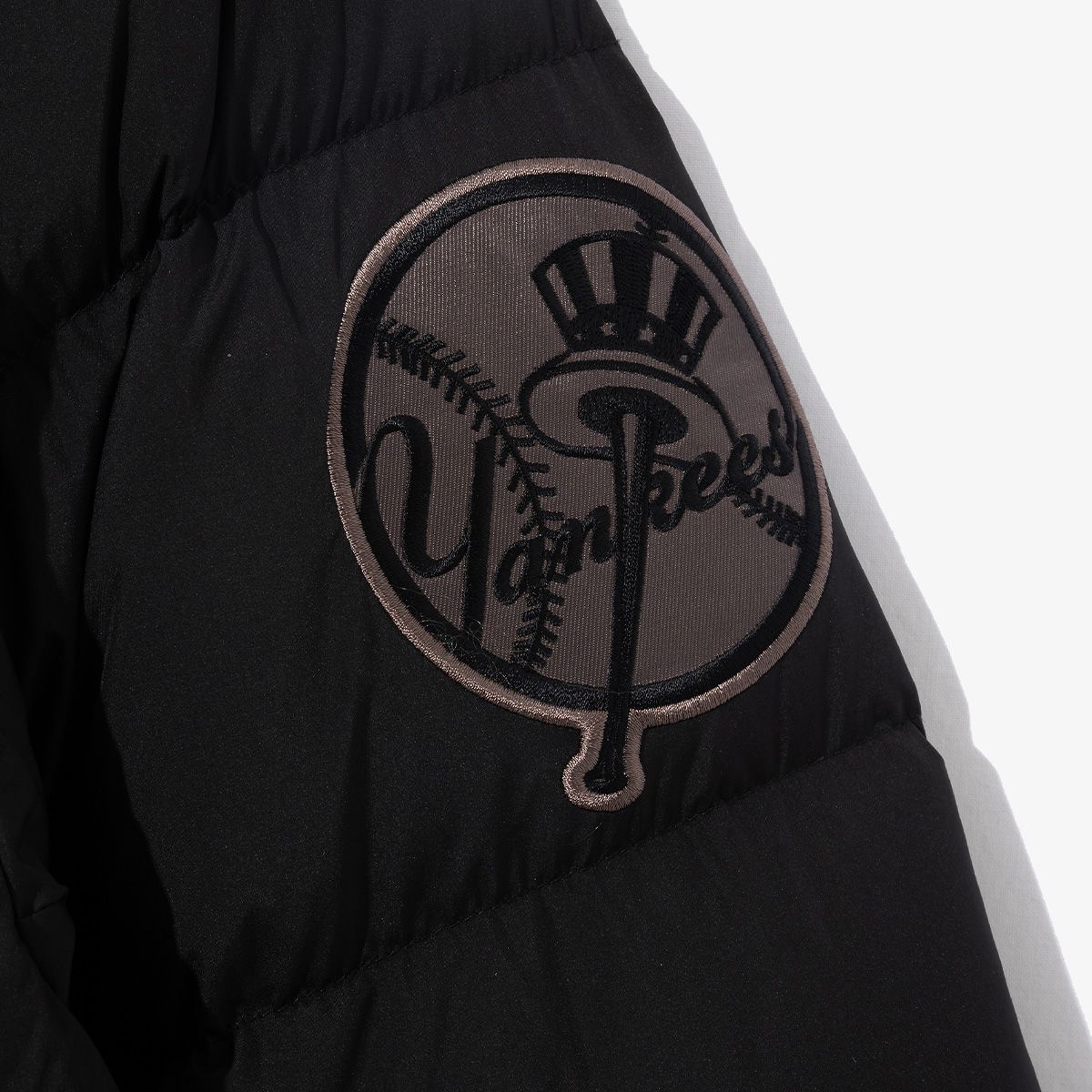 뉴에라(NEW ERA) MLB 뉴욕 양키스 봄버 다운 재킷 블랙 14742049
