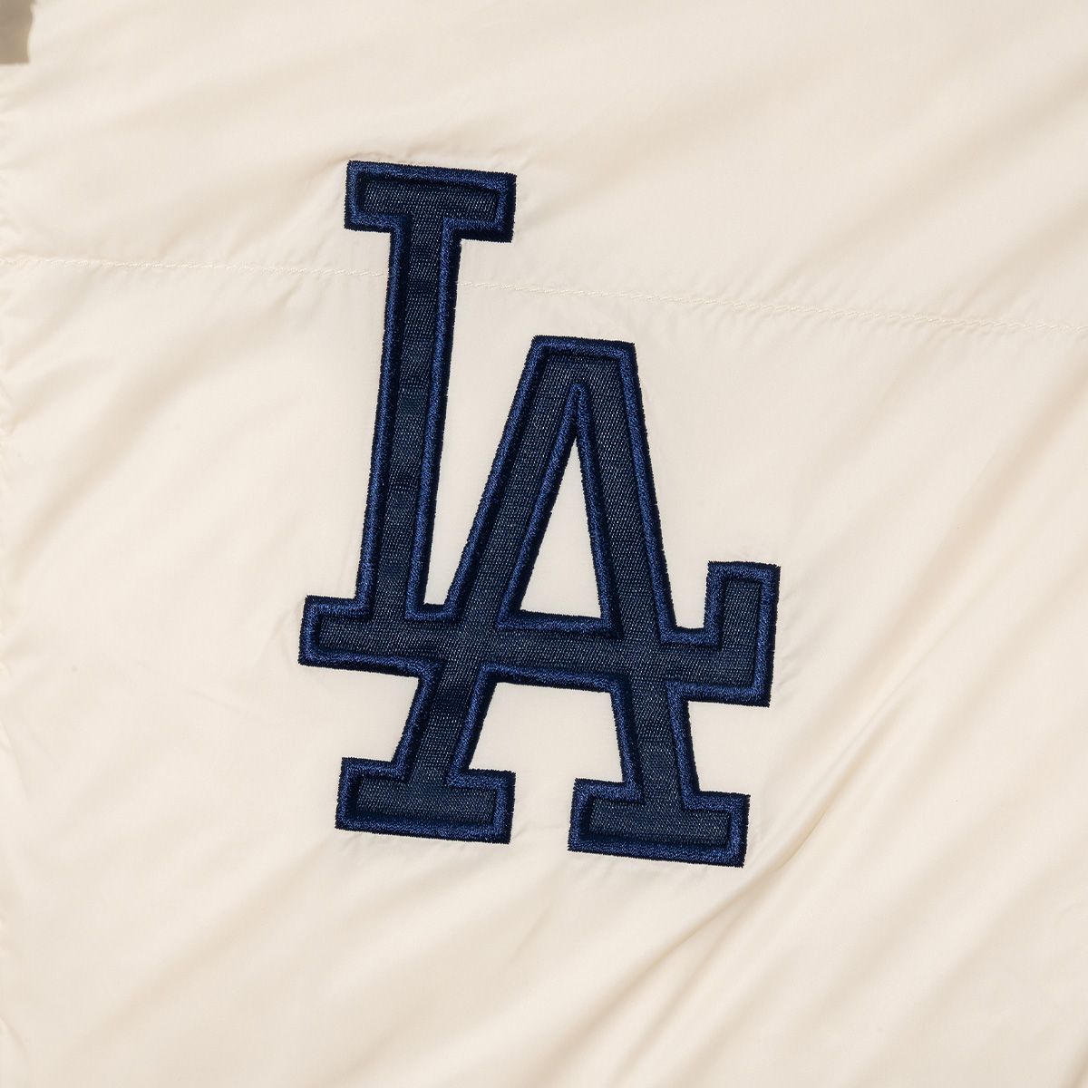 뉴에라(NEW ERA) MLB LA 다저스 푸퍼 다운 재킷 아이보리 14742025