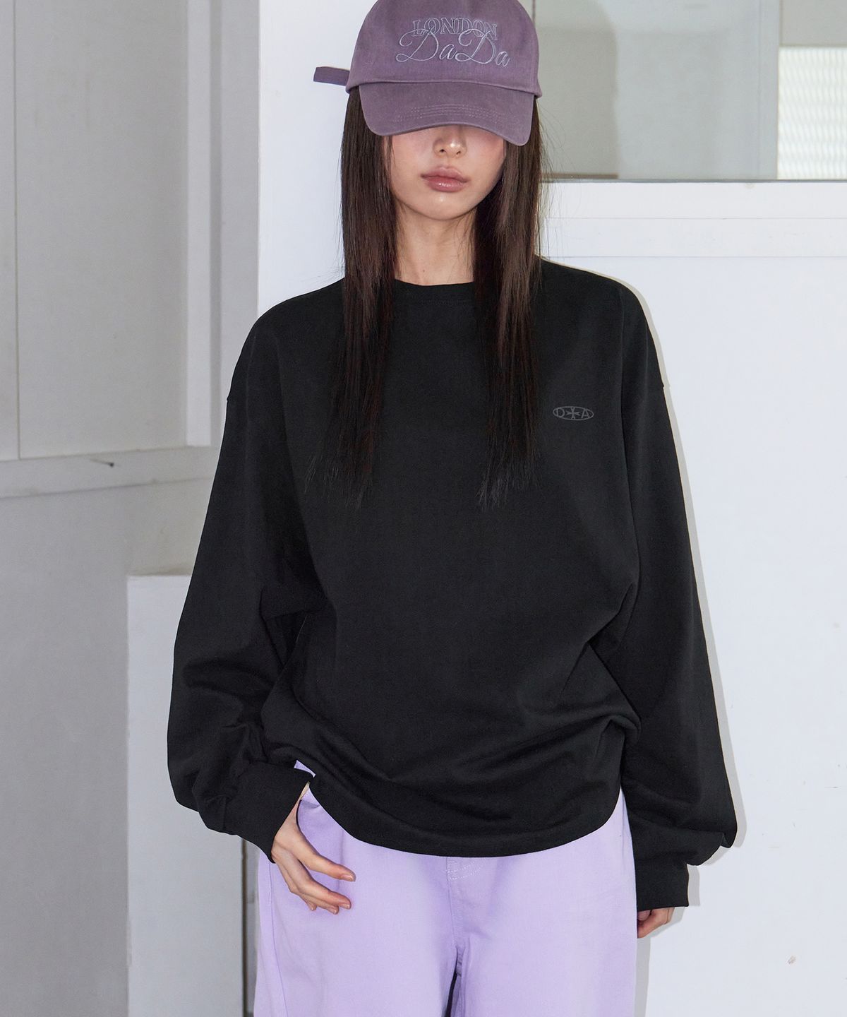런던다다(LONDONDADA) SIGNATURE PRINTED OVERSIZED FIT LONG-SLEEVED T-SHIRT, BLACK