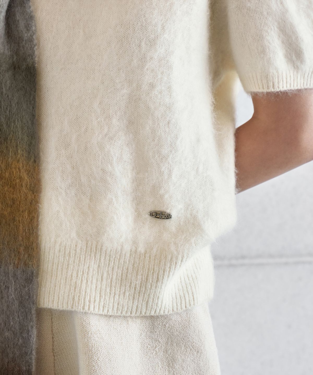 런던다다(LONDONDADA) HAIRY WOOL PENDANT HALF-SLEEVE KNIT, IVORY
