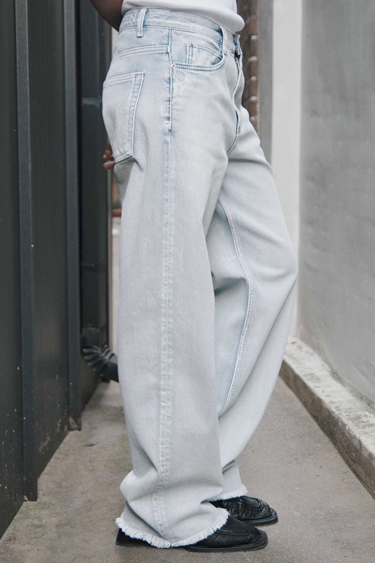 세븐틴엔드(17END) F 0092 WP STRIPED DENIM JEANS