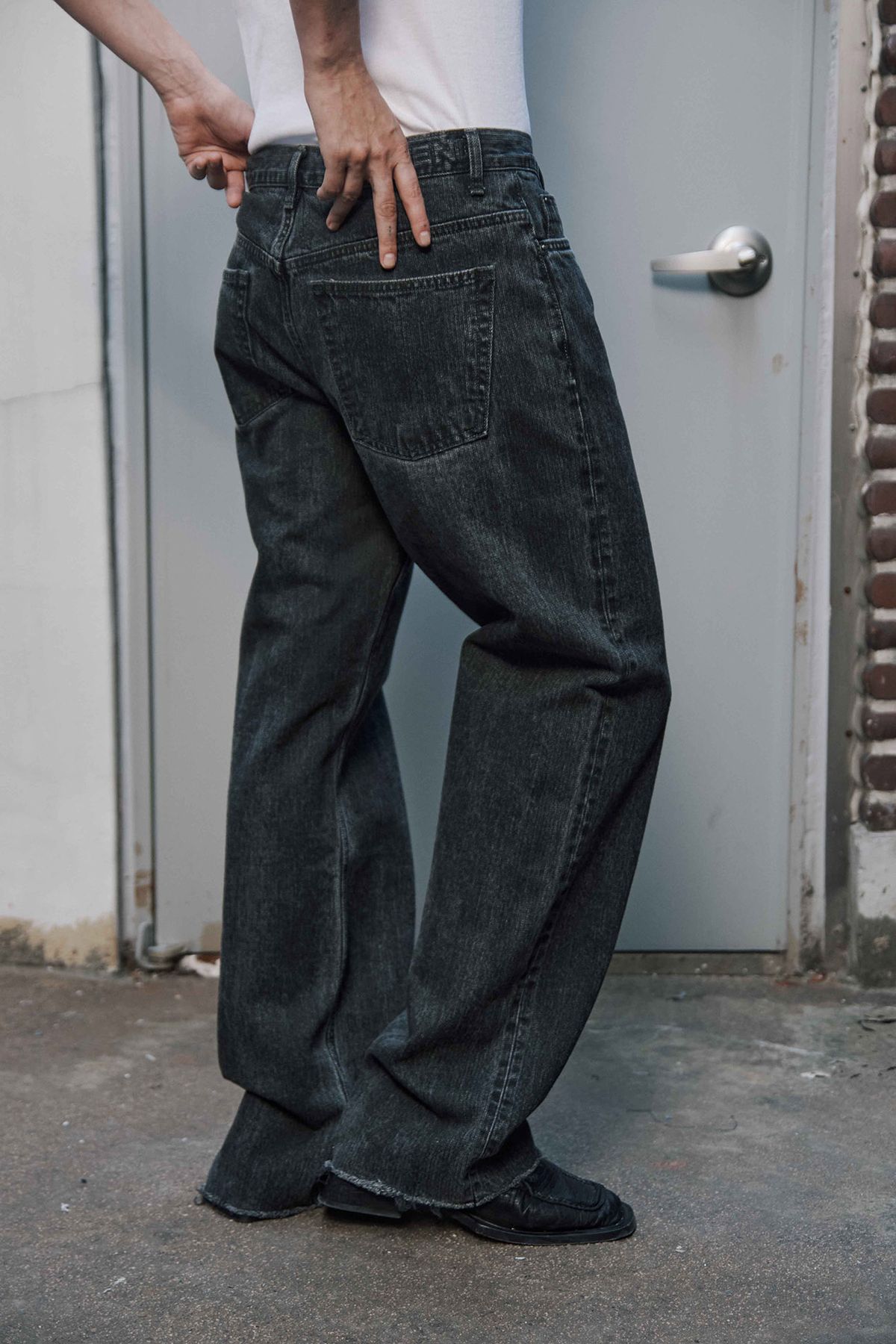 세븐틴엔드(17END) F 0102 BP STRIPED DENIM JEANS