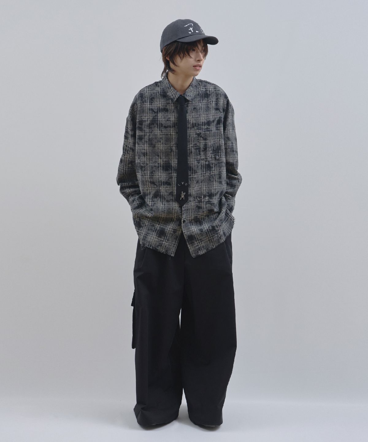 라드에디션(LAD EDITION) 그레이 빈티지 워싱 오버핏 체크 셔츠_블랙