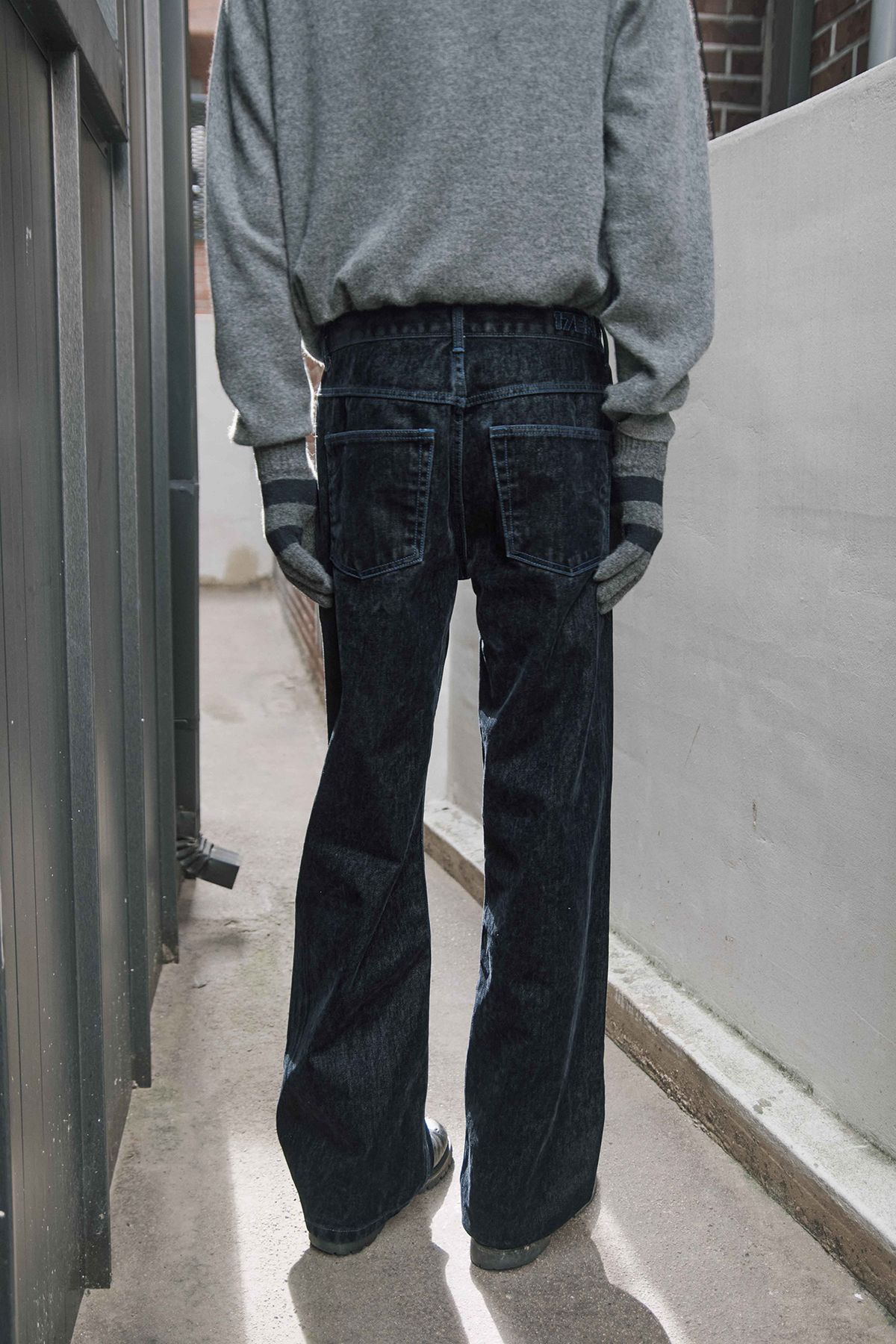 세븐틴엔드(17END) M 033 FLOKED DENIM JEANS