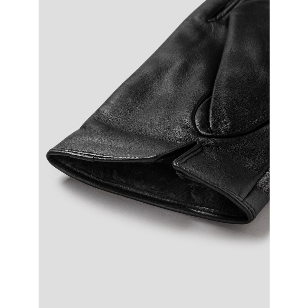 빈폴 액세서리(BEANPOLE ACCESSORY) 남성 체크 배색 양가죽 장갑 - 블랙