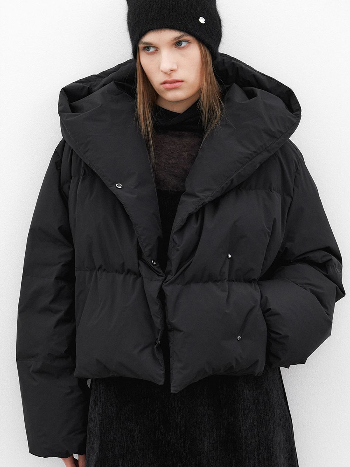 아틀리에 나인(ATELIER NAIN) (JP-585)HOODED DUCK DOWN CROP PUFFER