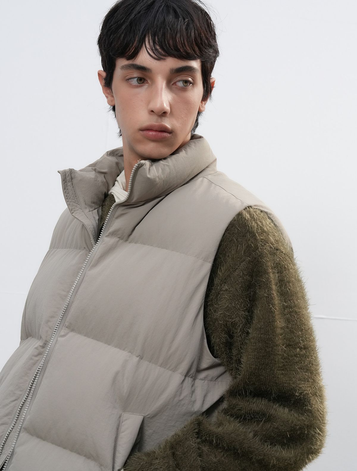 제너럴아이디어(GENERALIDEA) UNISEX 나일론 패딩 베스트 [ASH KHAKI] / SBE3U08009