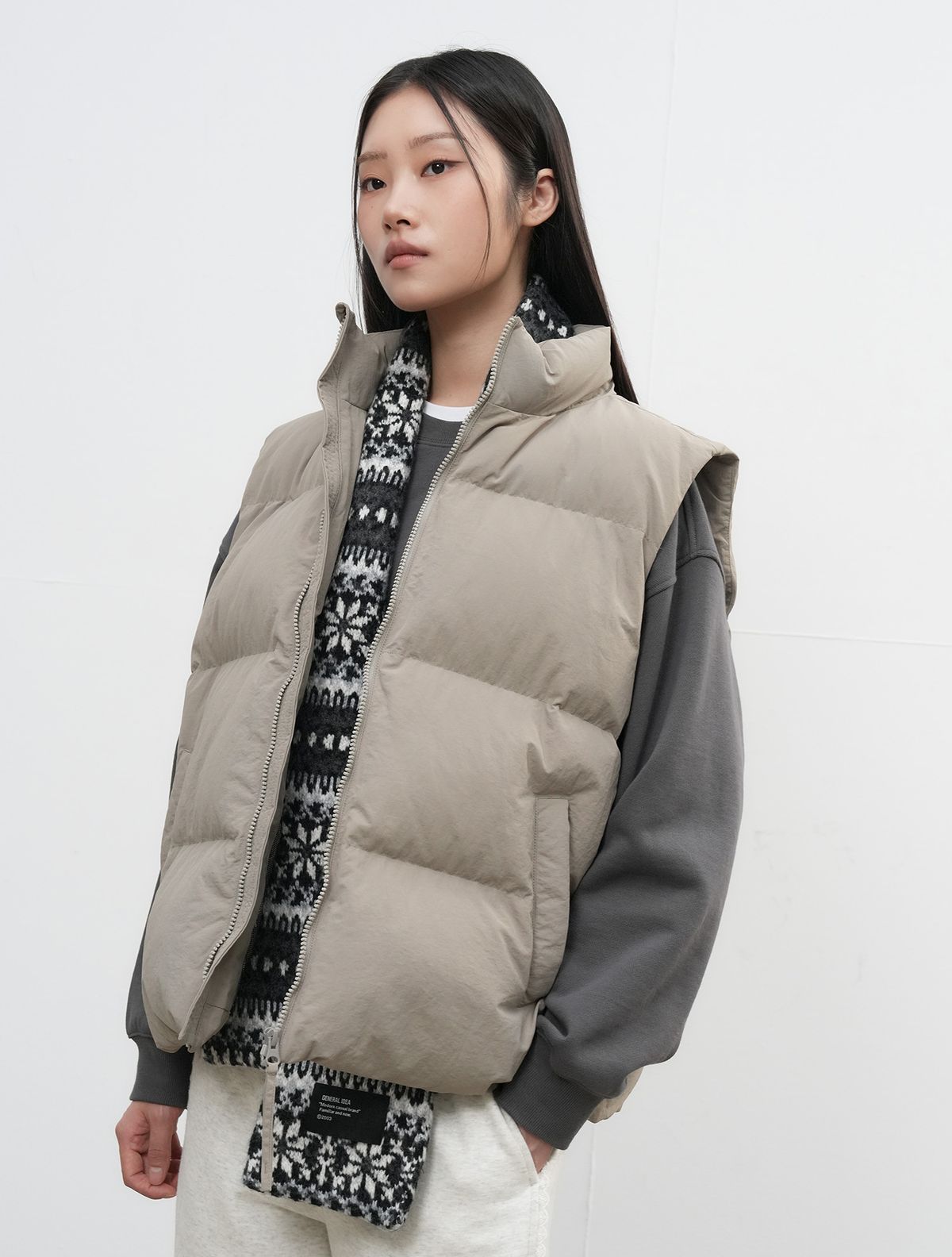 제너럴아이디어(GENERALIDEA) UNISEX 나일론 패딩 베스트 [ASH KHAKI] / SBE3U08009