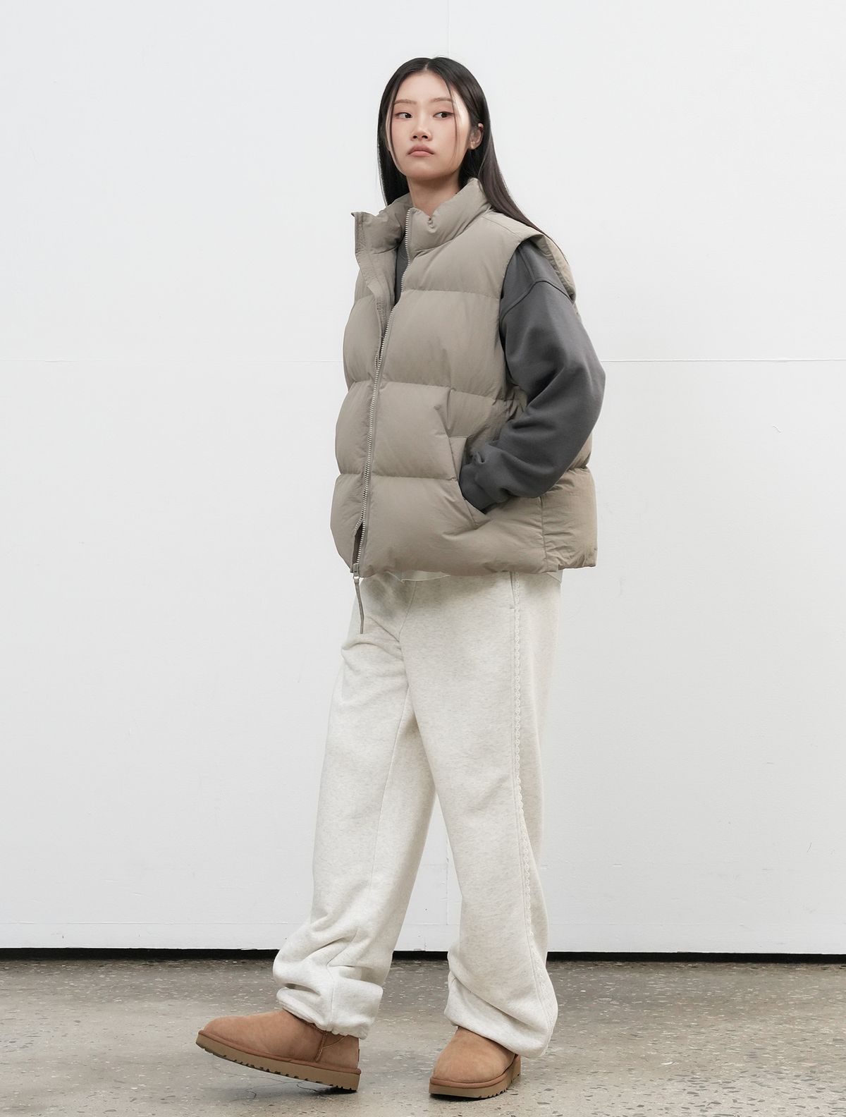 제너럴아이디어(GENERALIDEA) UNISEX 나일론 패딩 베스트 [ASH KHAKI] / SBE3U08009