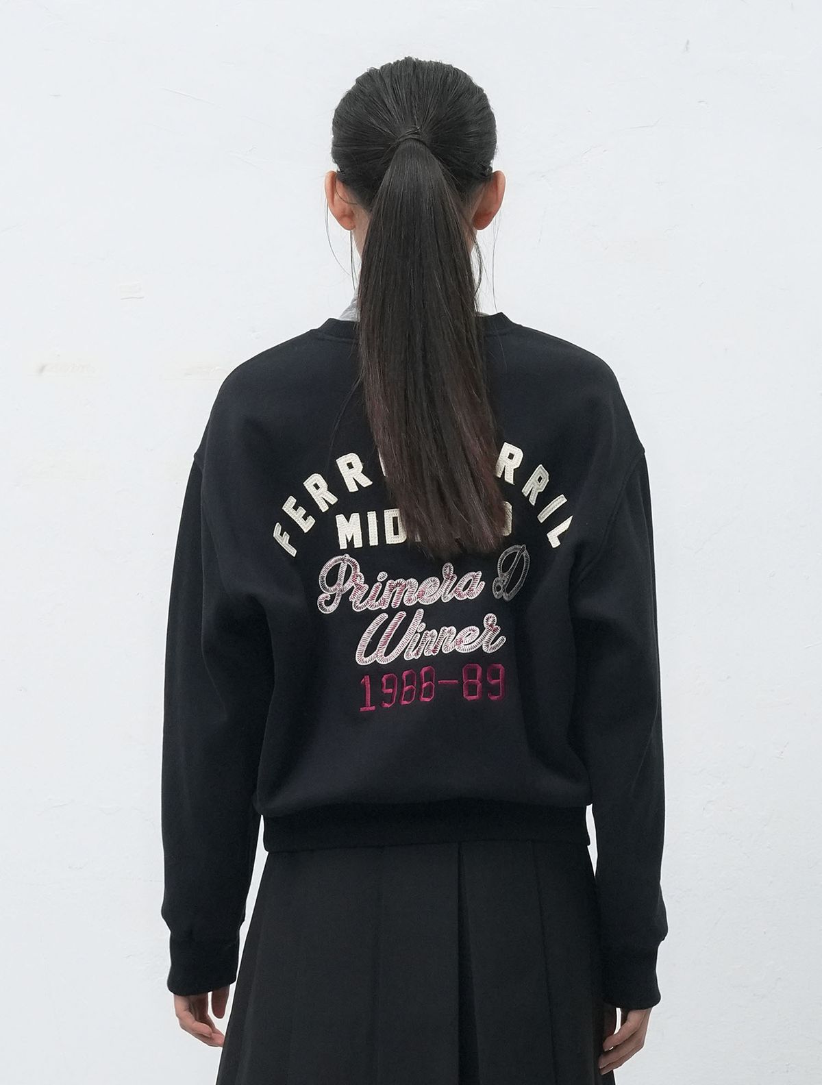 제너럴아이디어(GENERALIDEA) UNISEX 클럽 기모 맨투맨 [BLACK] / SBE4U02012