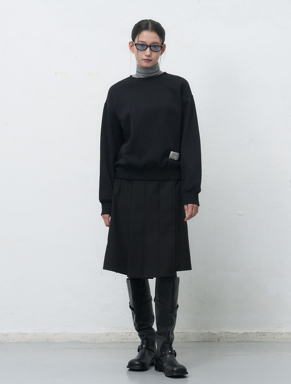 제너럴아이디어(GENERALIDEA) UNISEX 클럽 기모 맨투맨 [BLACK] / SBE4U02012